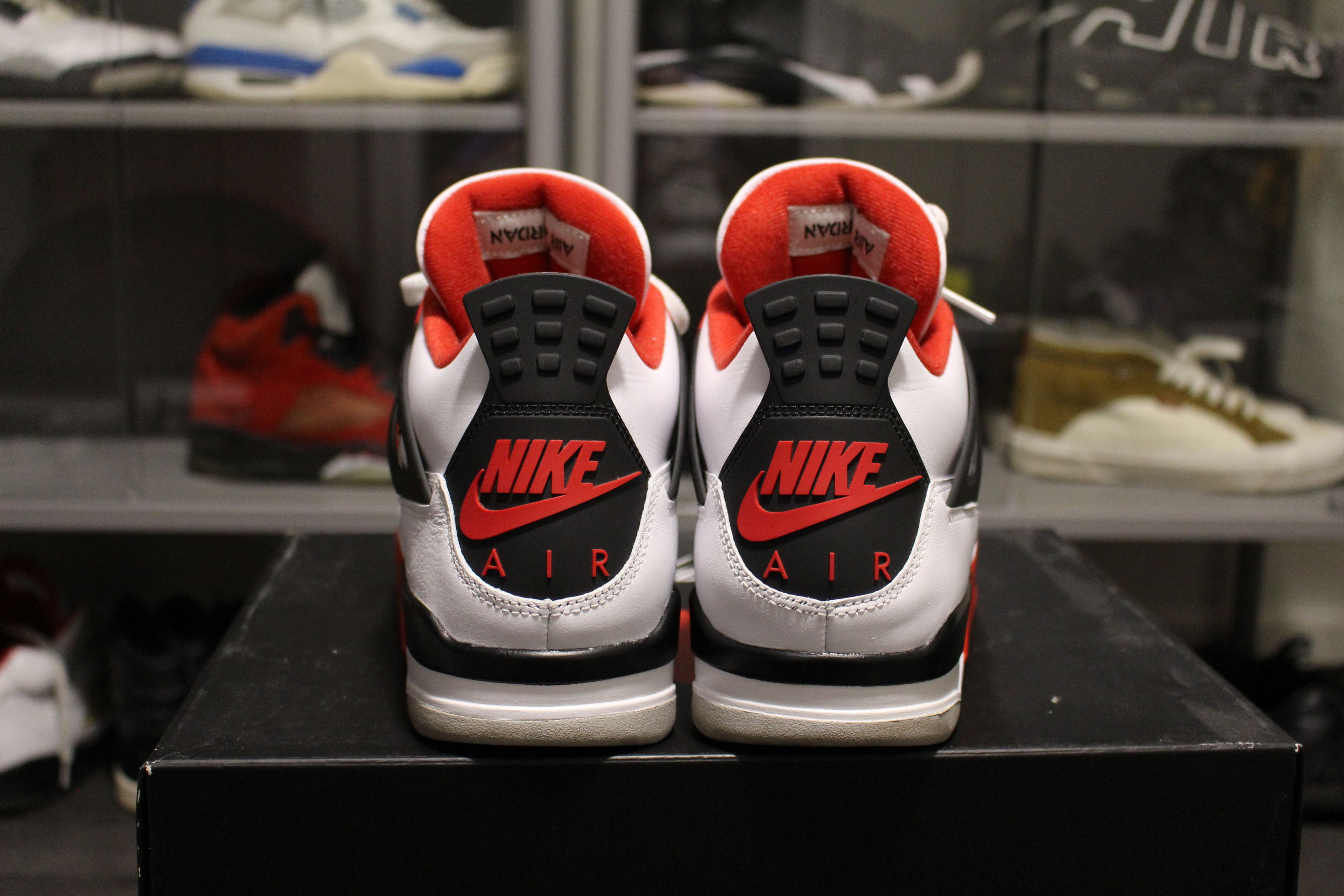 Jordan Brand Jordan 4 Retro OG "Fire Red" Size US 9 / EU 42 - 3 Thumbnail