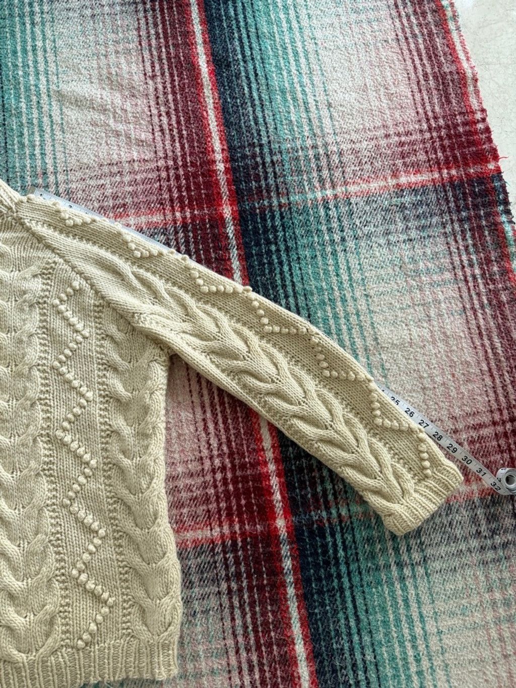 Vintage 70s Hand Knit Cable Suede Elbow Patch Fisherman Sweater L Size US L / EU 52-54 / 3 - 4 Thumbnail