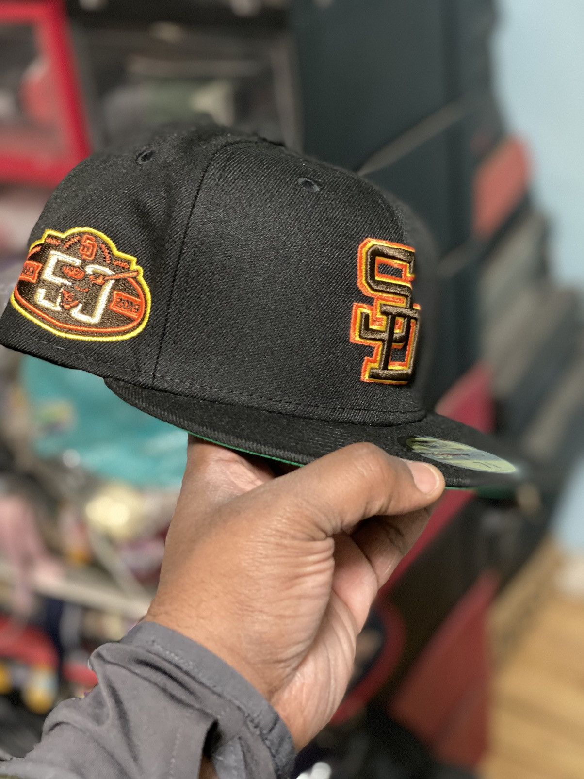image of 7 1/8 Hat Club Exclusive Black Dome 1.0 San Diego Padres, Men's
