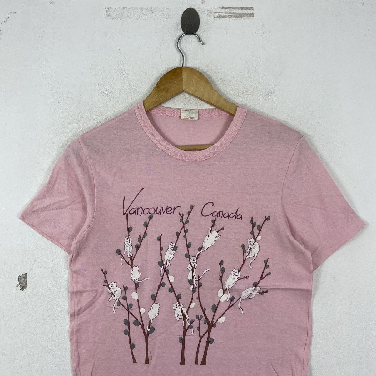 Vintage Vintage 80s Vancouver Canada Cat Graphic Tee Pink Medium Size M / US 6-8 / IT 42-44 - 3 Thumbnail