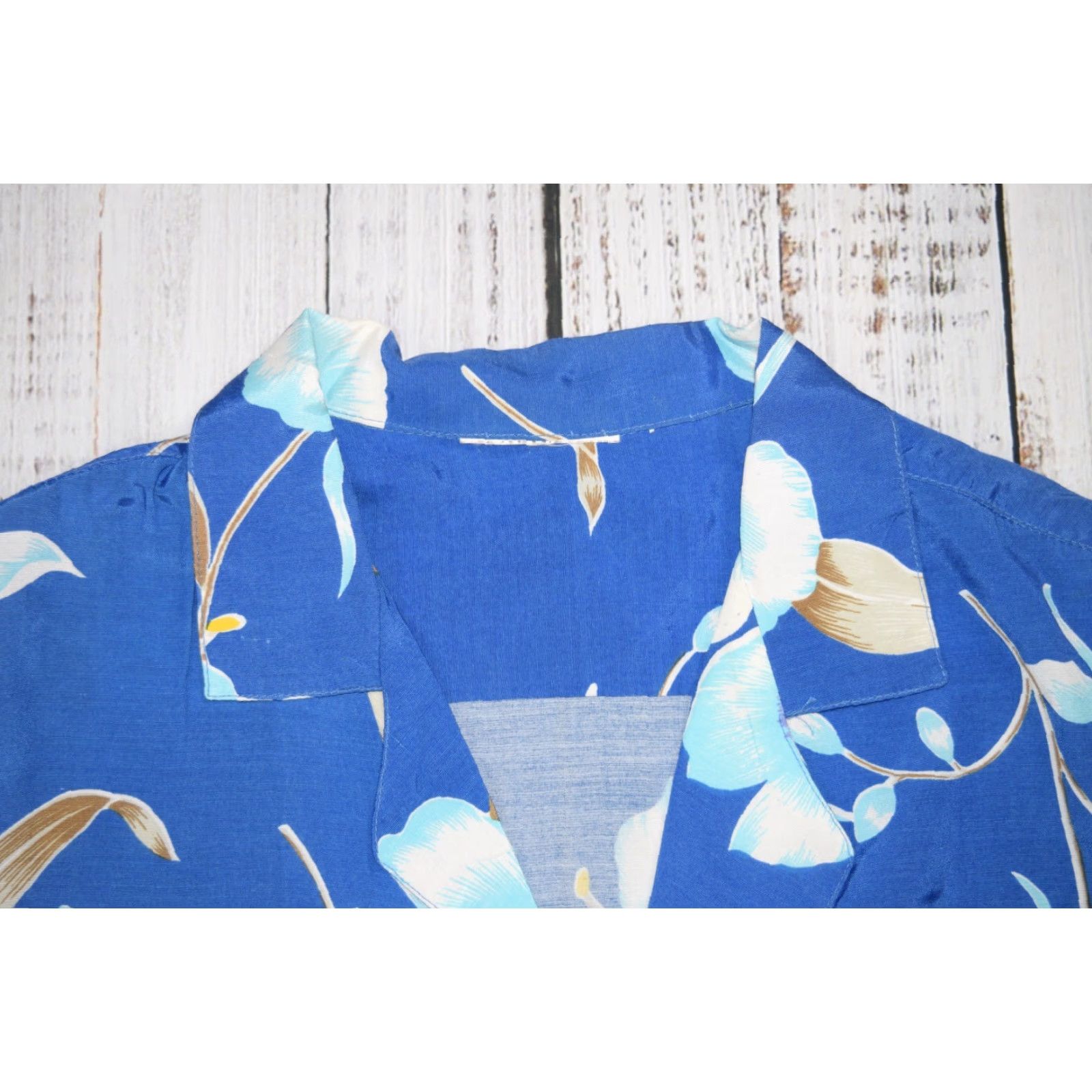 Vintage VINTAGE Royal Blue Hawaiian Shirt Men XL Blue Hibiscus Floral Button Up Camp Collar 90s Aloha Sun Surf Mens Size US XL / EU 56 / 4 - 4 Thumbnail