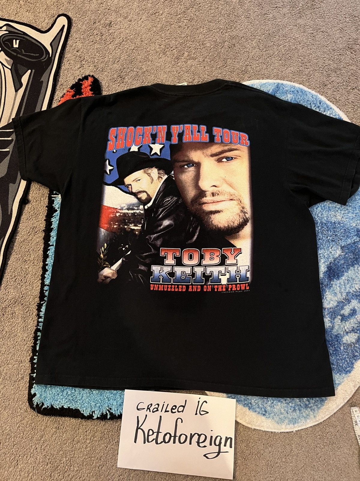Vintage Vintage Toby Keith Tour tee 2003 measurements in pictures Size US L / EU 52-54 / 3 - 5 Thumbnail