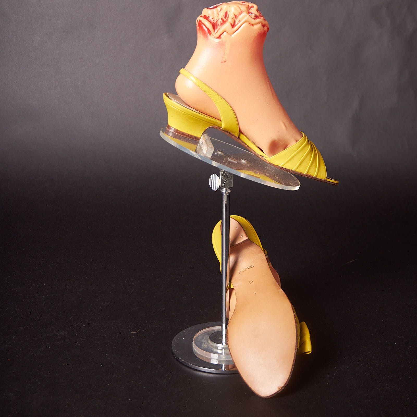 Vintage 1970s Joseph Larose Yellow and Gold Sandals Heels Shoes Size US 6 / IT 36 - 5 Thumbnail