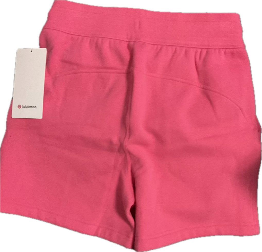 Lululemon Scuba high rise shorts Size 30" / US 8 / IT 44 - 2 Thumbnail