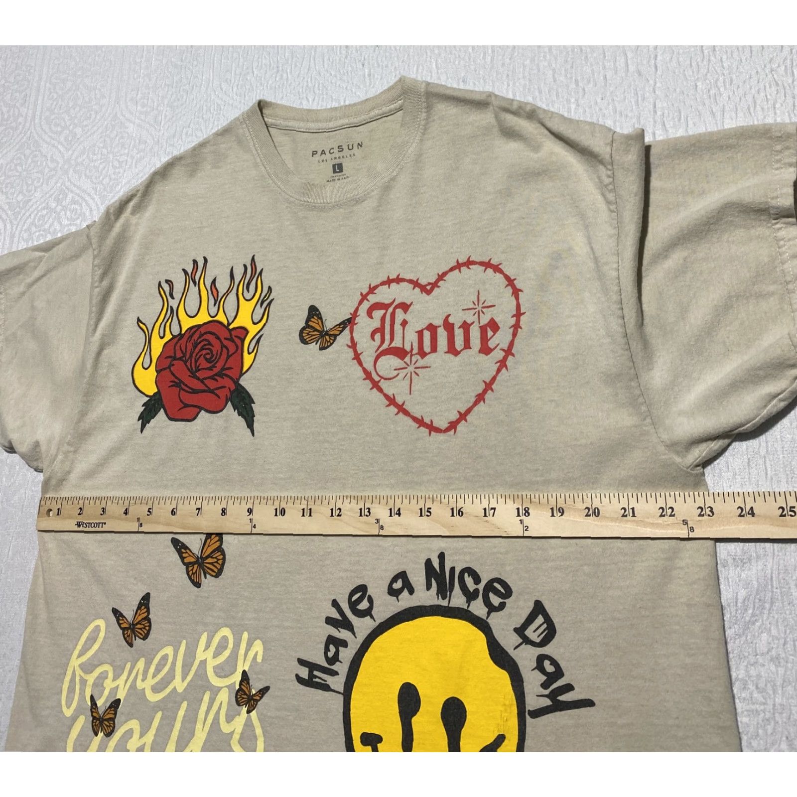 Pacsun PacSun Shirt Mens Large Beige Graphic Tee Forever Young Smiley Butterflies Love Tee Size US L / EU 52-54 / 3 - 6 Thumbnail