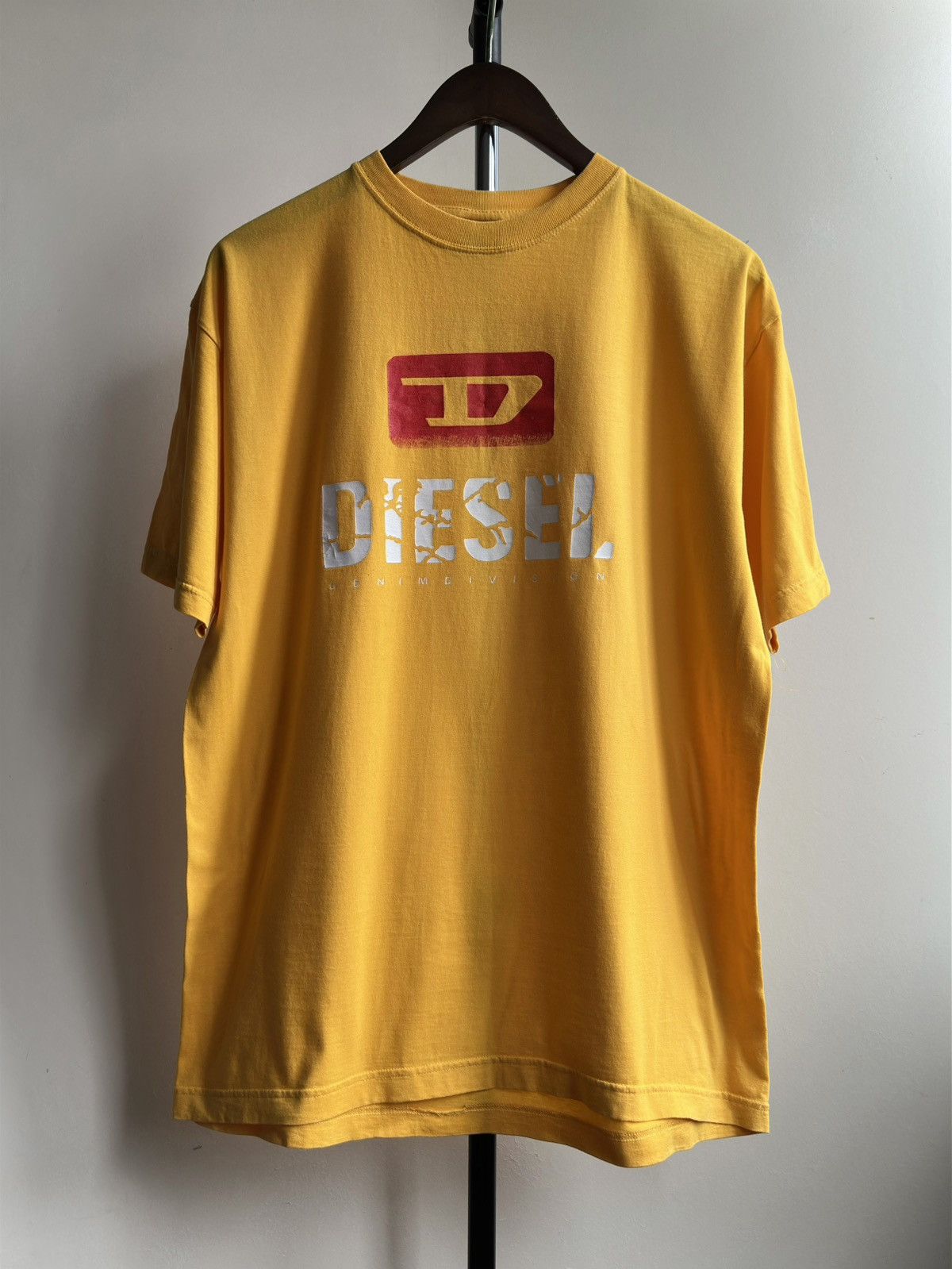 Diesel × Vintage VINTAGE 90s DIESEL BIG LOGO TEE Size US XL / EU 56 / 4 - 1 Thumbnail