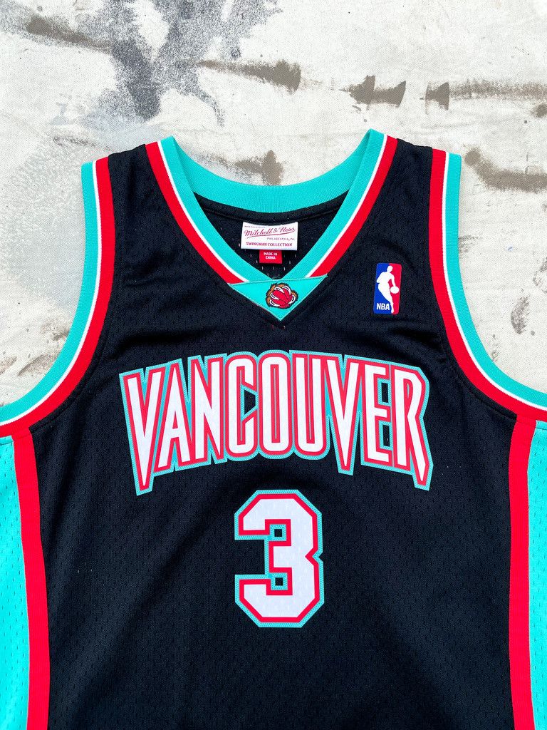 Mitchell & Ness Shareef Abdur- Rahim Vancouver Grizzles Jersey Size US M / EU 48-50 / 2 - 3 Thumbnail