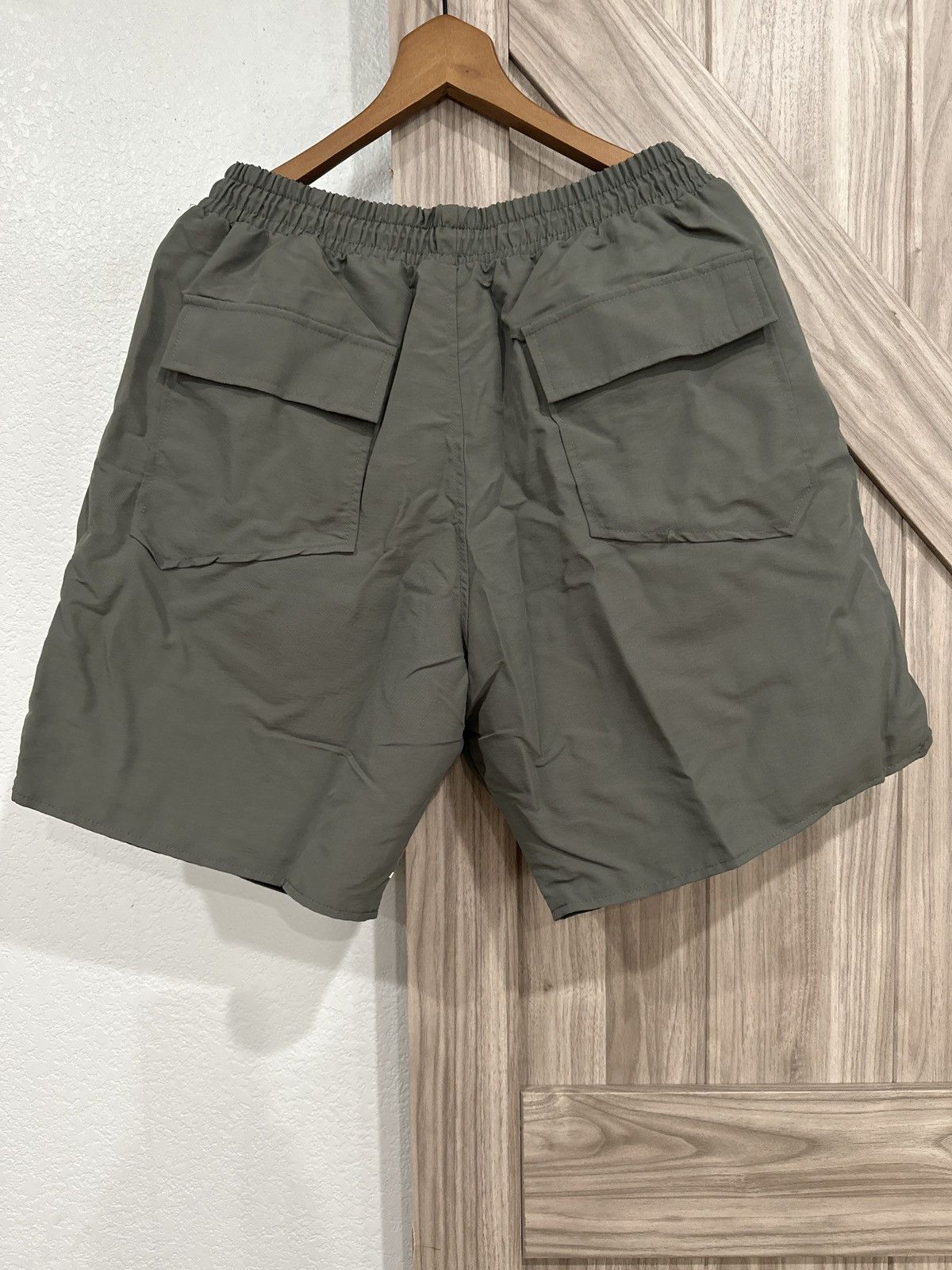 Rhude Rhude Logo shorts Sz XL NWT Size US 38 / EU 54 - 2 Thumbnail