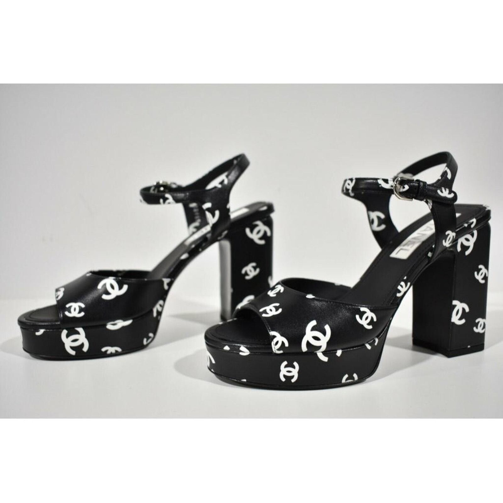Chanel Chanel Lambskin CC Logo Platform Strap Block Heel Sandal 42 Size US 12 / IT 42 - 9 Thumbnail