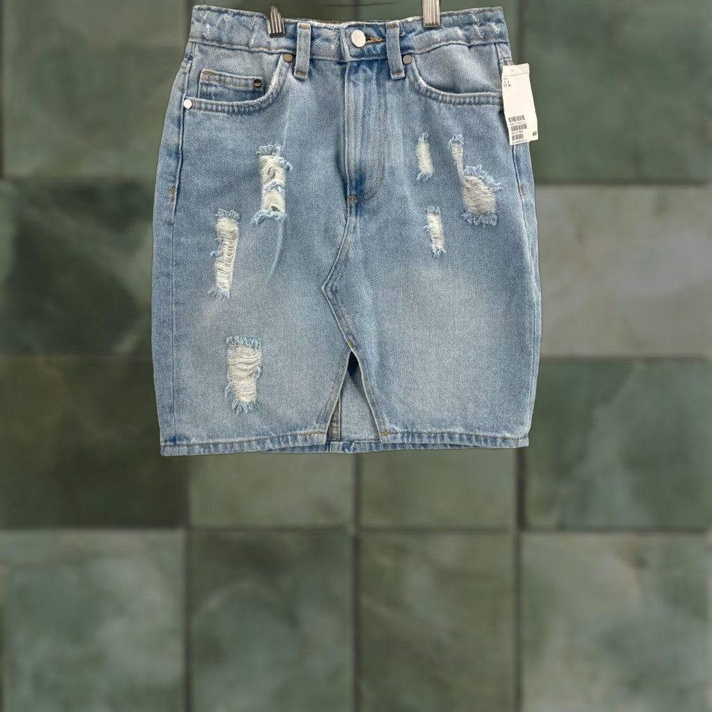 H&M H&M Jean Skirt Womens 4 Distressed NWT Size 27" / US 4 / IT 40 - 1 Thumbnail