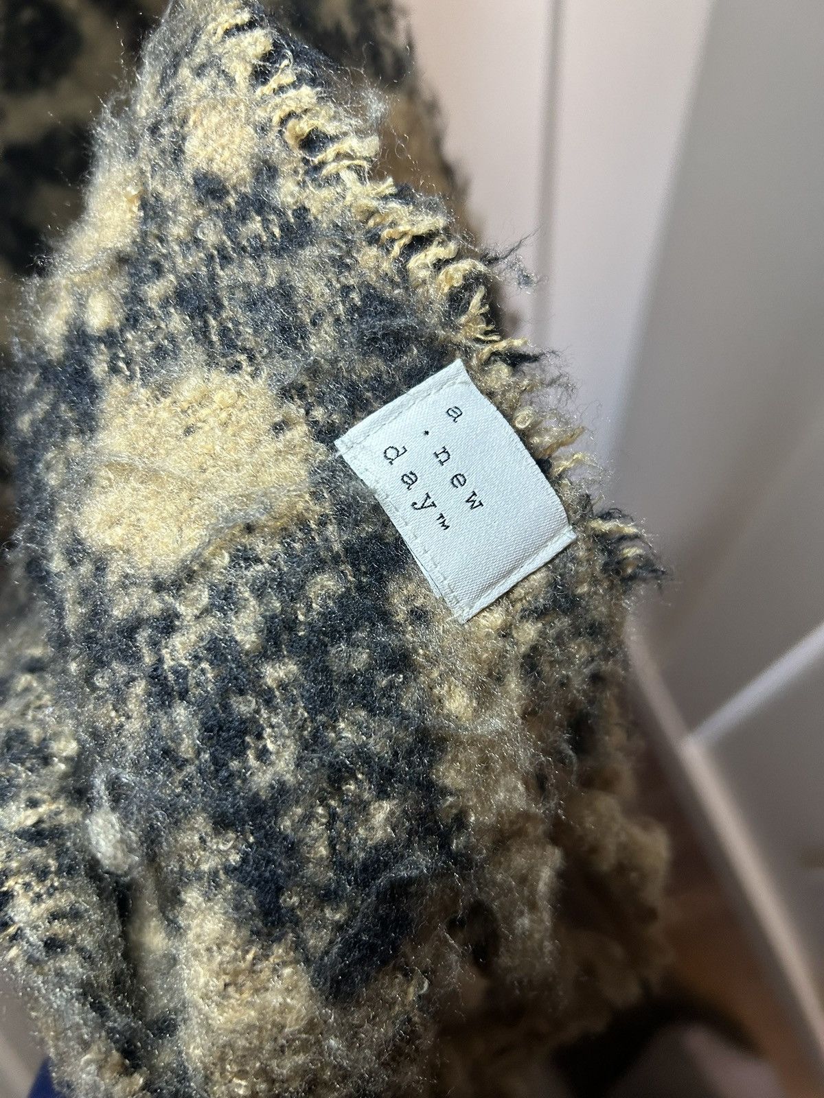 Vintage Vintage “a new day” soft fuzzy leopard print scarf Size ONE SIZE - 8 Thumbnail