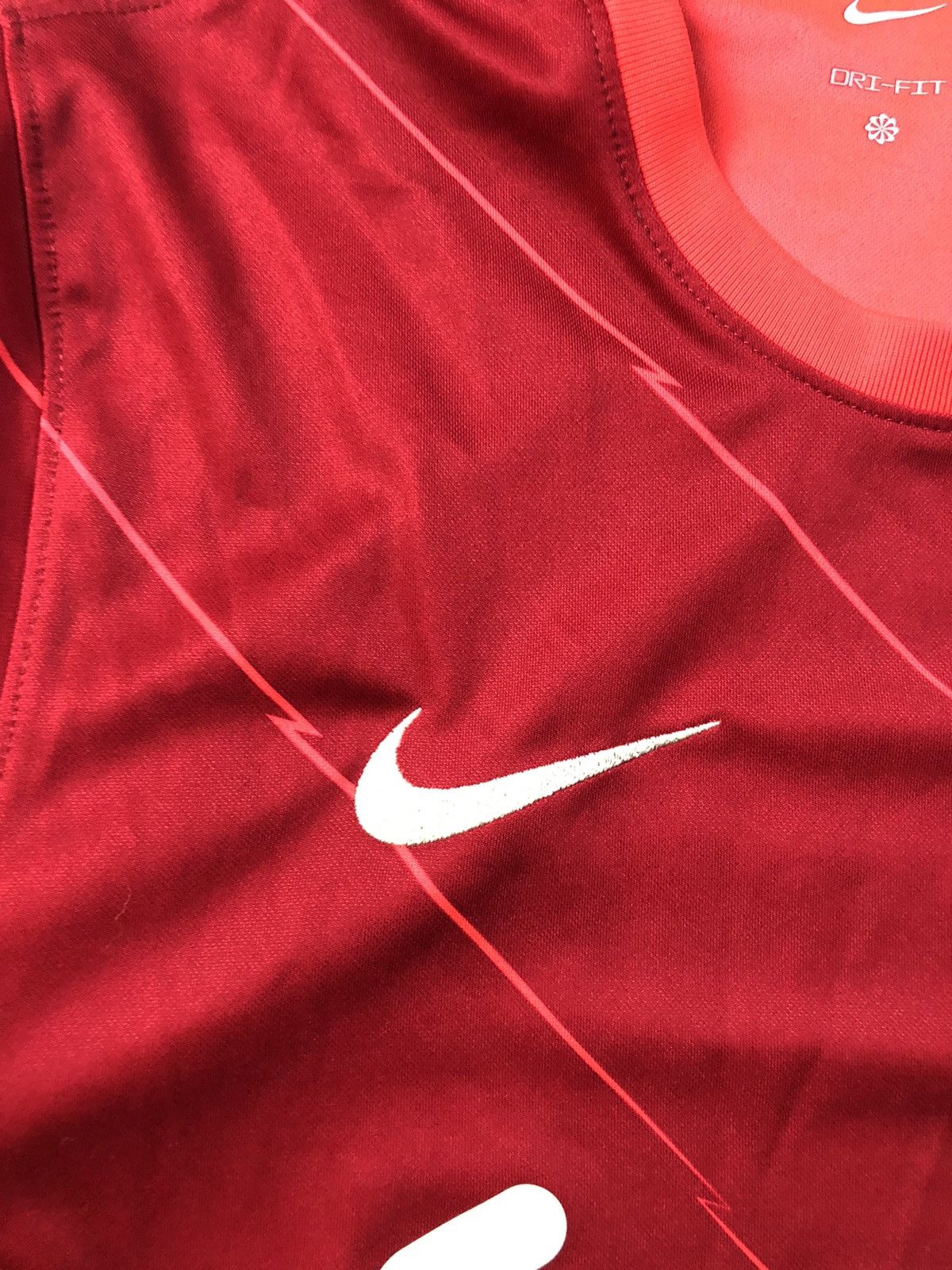Nike LIVERPOOL 2021 2022 HOME FOOTBALL SHIRT SOCCER JERSEY NIKE Size US M / EU 48-50 / 2 - 8 Thumbnail