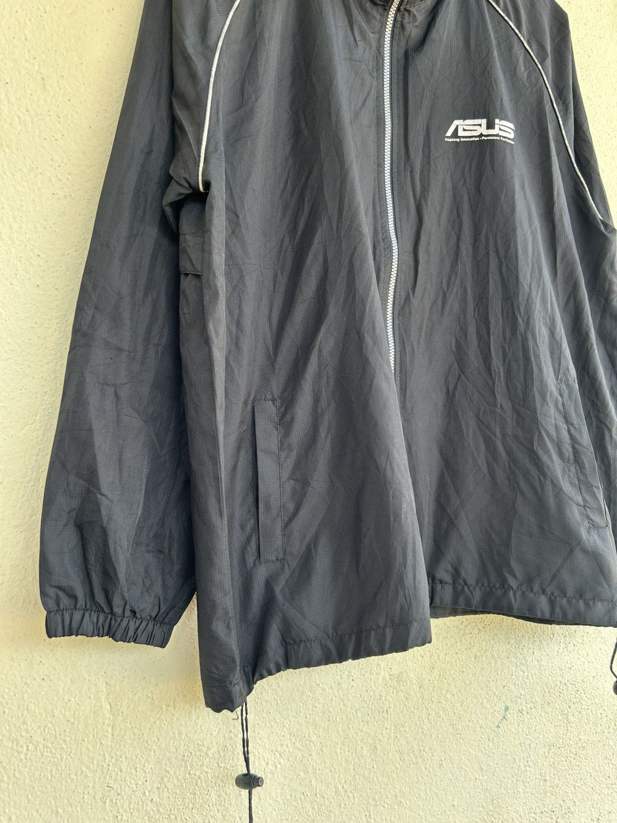 Other ASUS ROG REPUBLIC OF GAMERS SINGLE LAYER WINDBREAKER Size US M / EU 48-50 / 2 - 6 Thumbnail