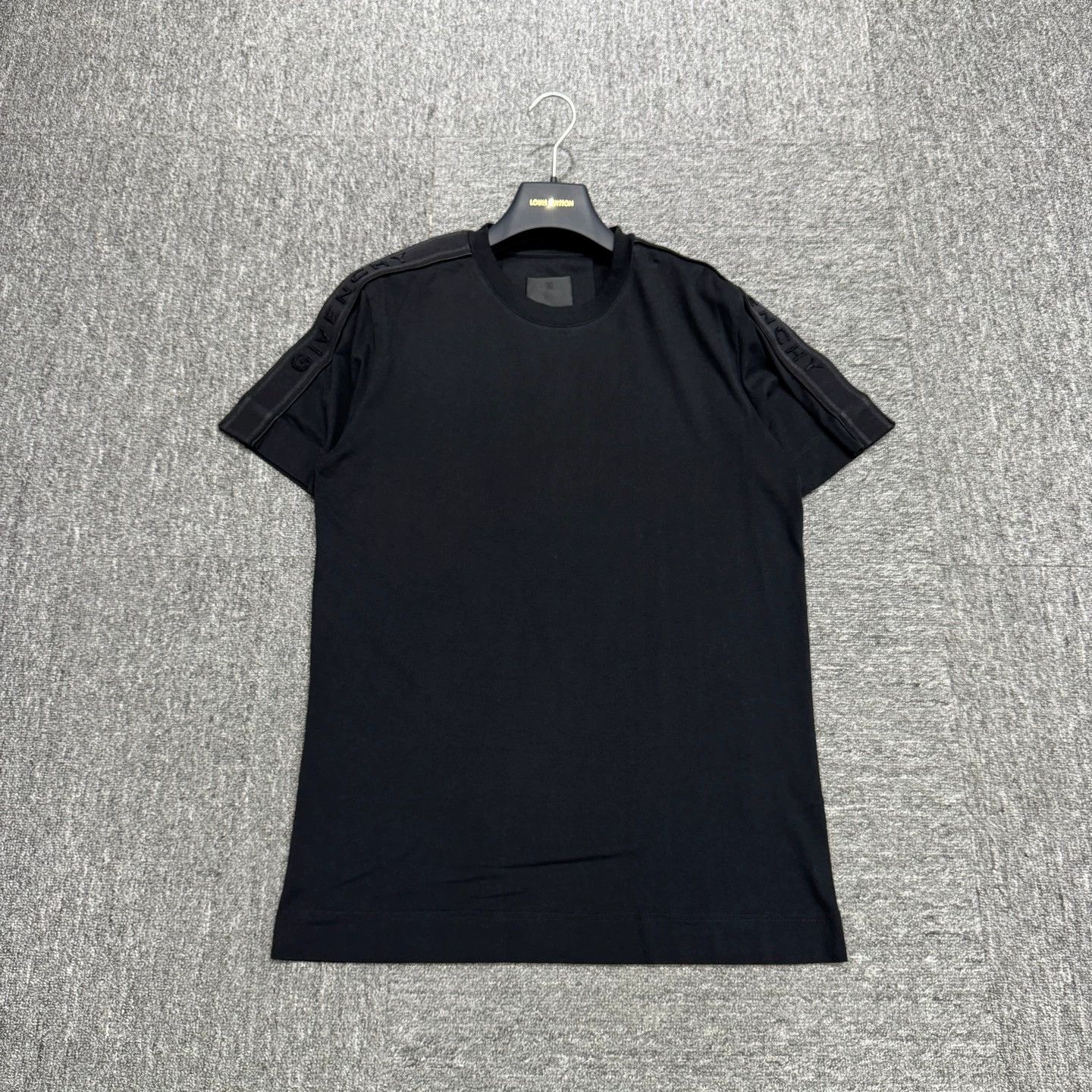Givenchy Givenchy webbing embroidery short sleeve tee S Size US S / EU 44-46 / 1 - 1 Thumbnail