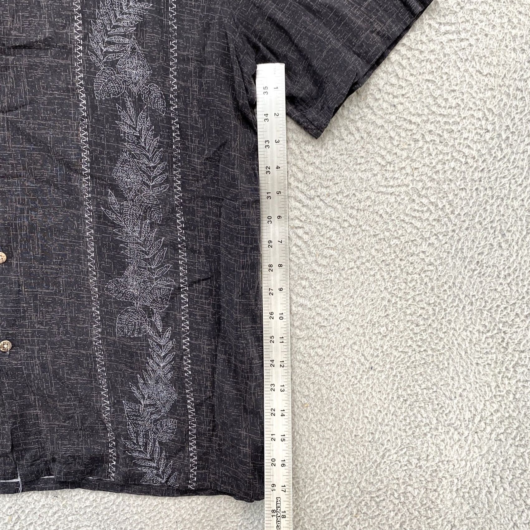 Vintage Island Shores Hawaiian Shirt Men’s Black Floral Button-Up Large Short Sleeve Rayon Collared Pocket Charm Vintage No Size US L / EU 52-54 / 3 - 7 Thumbnail