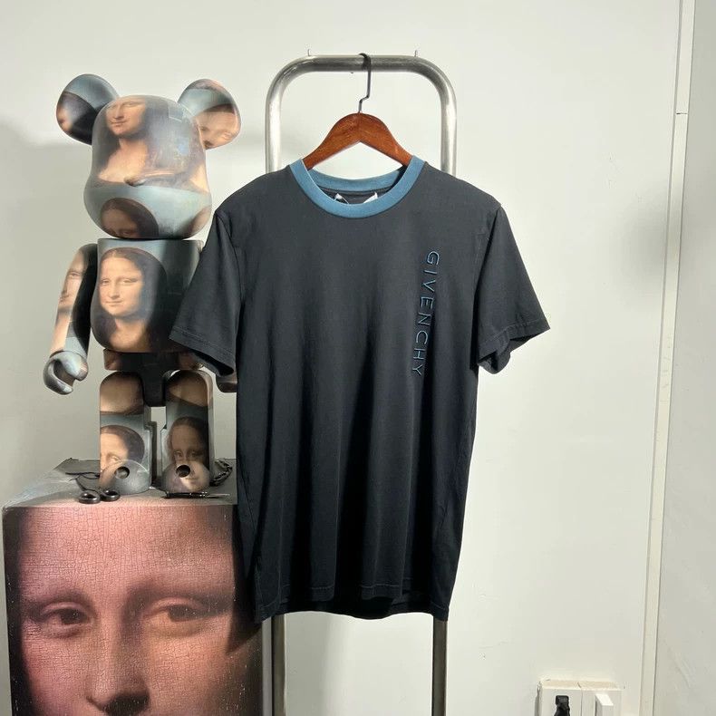 Givenchy Givenchy Embroidered Logo Short Sleeve S0315 Size US S / EU 44-46 / 1 - 1 Thumbnail