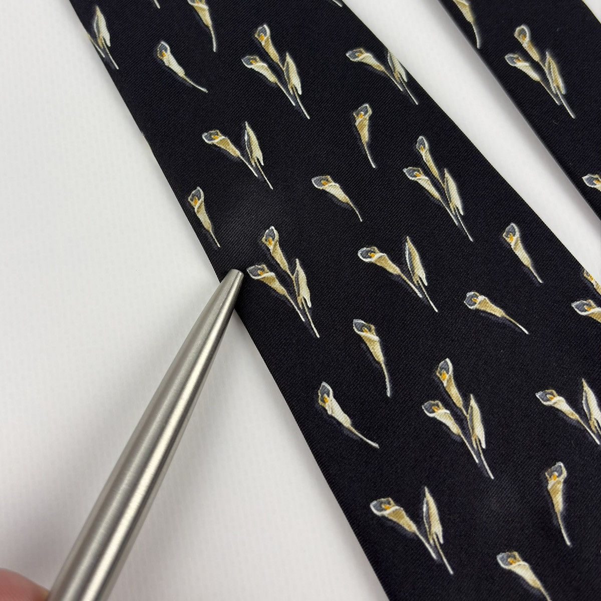 Yves Saint Laurent Yves Saint Laurent YSL Paris Silk Tie Size ONE SIZE - 11 Thumbnail