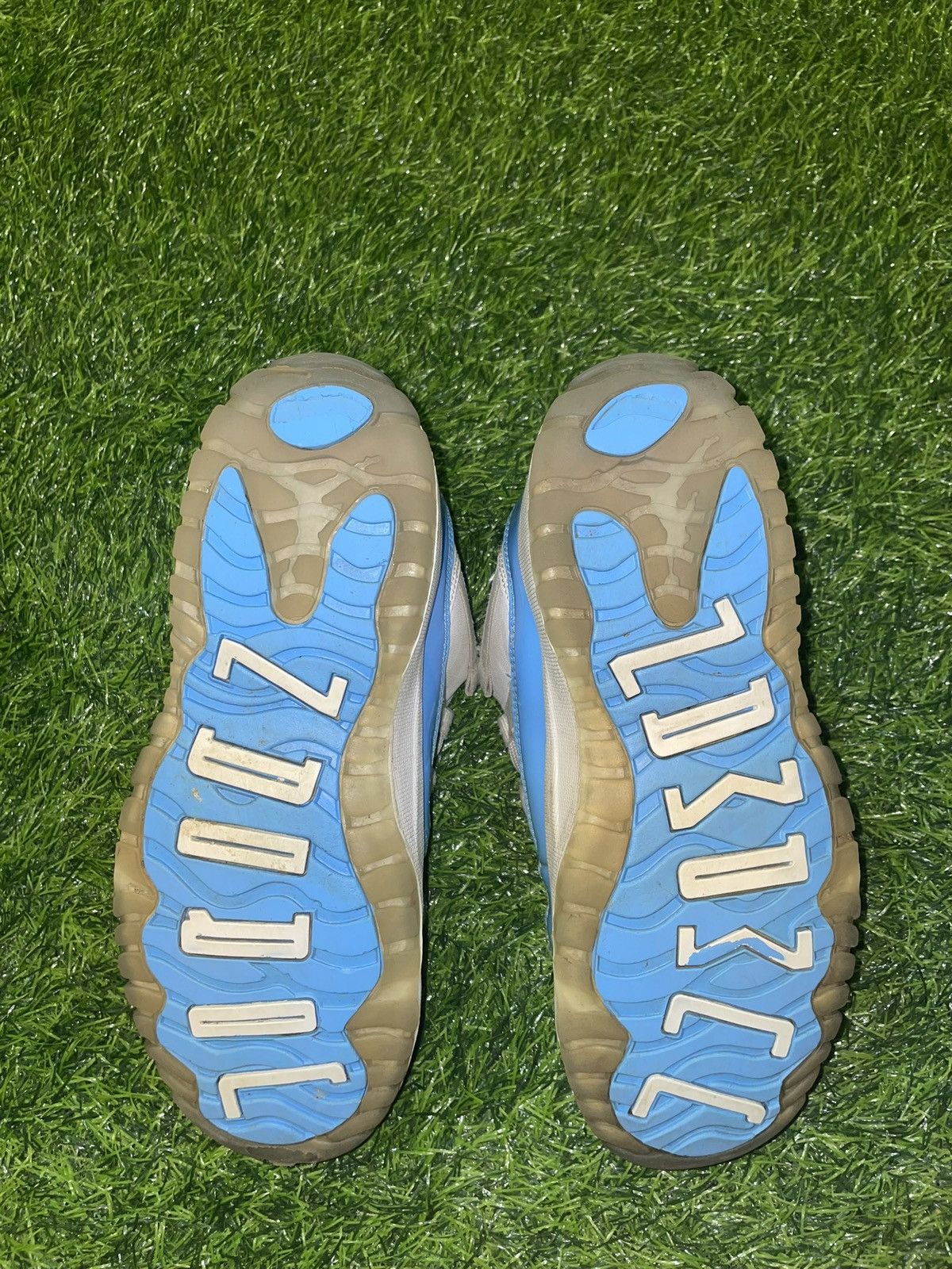 Jordan Brand Air Jordan 11 Retro University Blue Size US 3Y Size US 5 / EU 37 - 6 Thumbnail