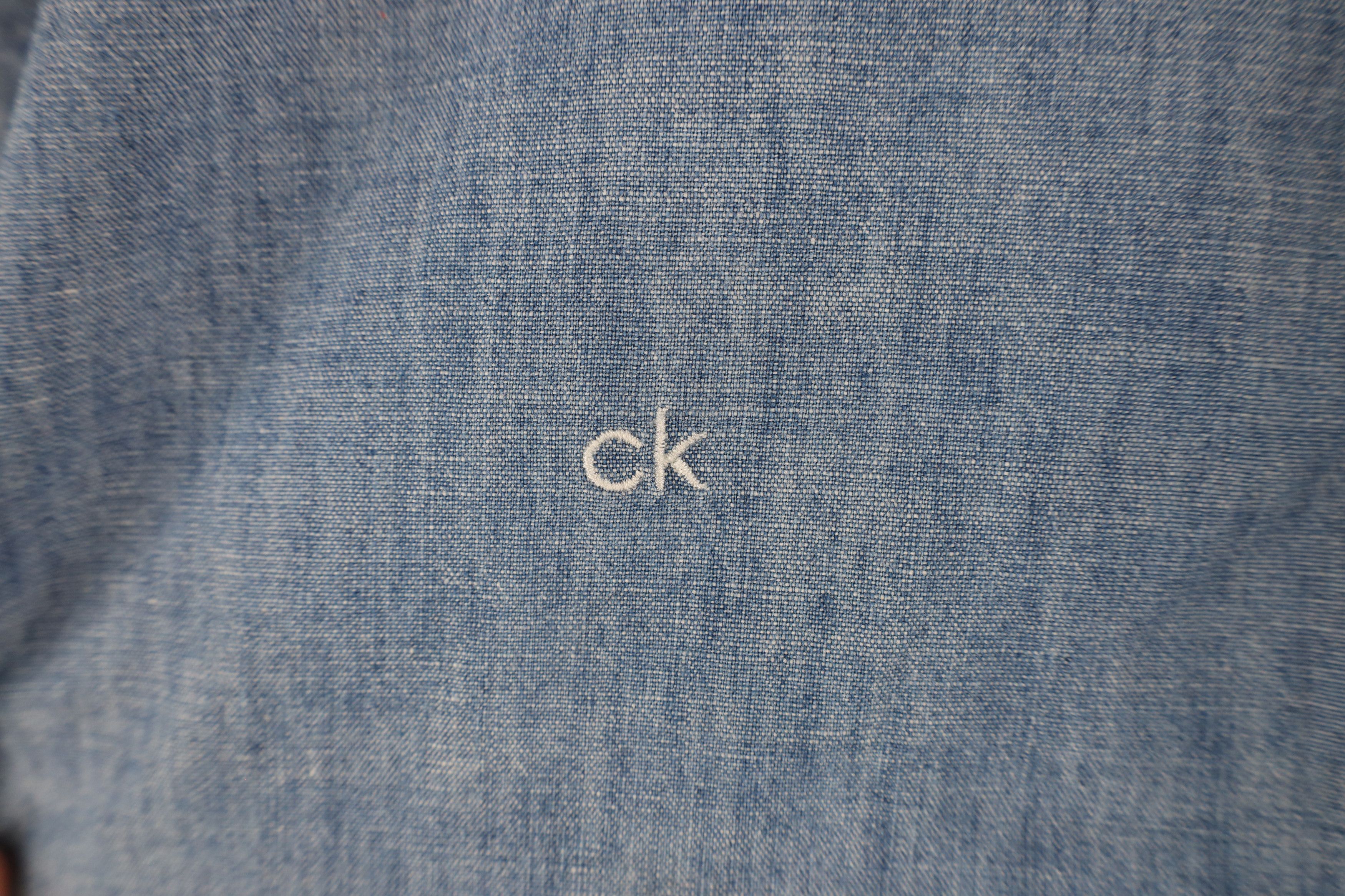 Calvin Klein × Vintage Vintage Calvin Klein Collared Button Down Shirt Blue Size US XL / EU 56 / 4 - 4 Thumbnail