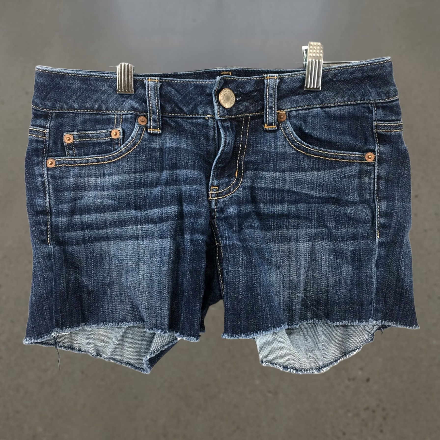 American Eagle Outfitters American Eagle Outfitters Cut-off Shorts Womens 2 Blue Denim Low Rise Zip Fly Size 26" / US 2 / IT 38 - 1 Thumbnail