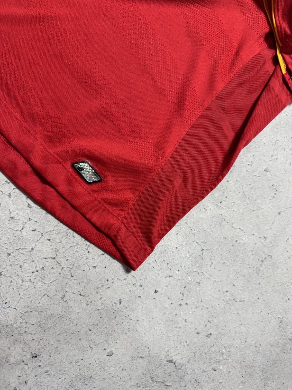 New Balance New Balance FC Liverpool 2016/2017 Vintage Soccer Jersey Size US M / EU 48-50 / 2 - 5 Thumbnail