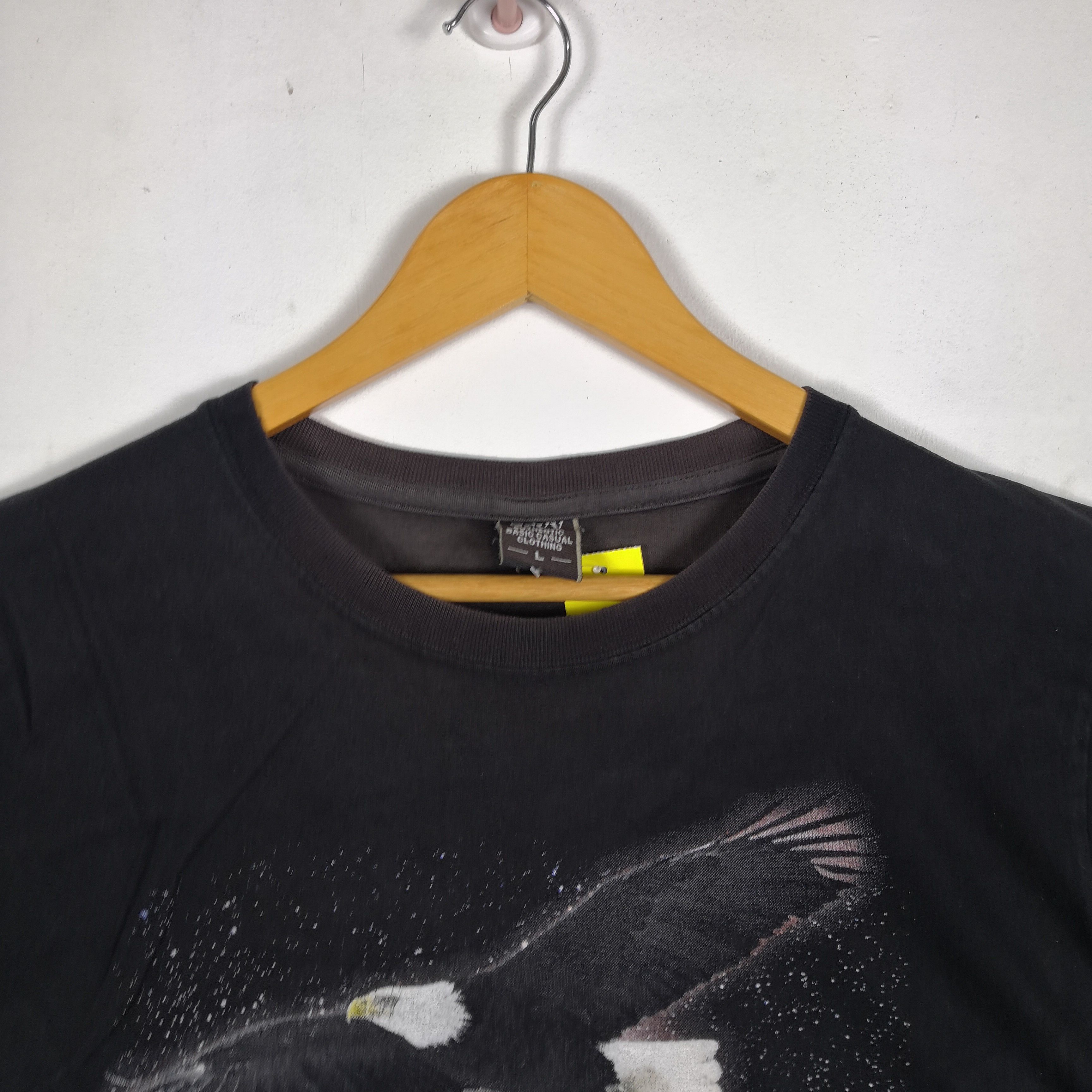 Japanese Brand Vintage Y2K Eagle Head T-Shirt Streetwear Crewneck Tees Size US M / EU 48-50 / 2 - 3 Thumbnail