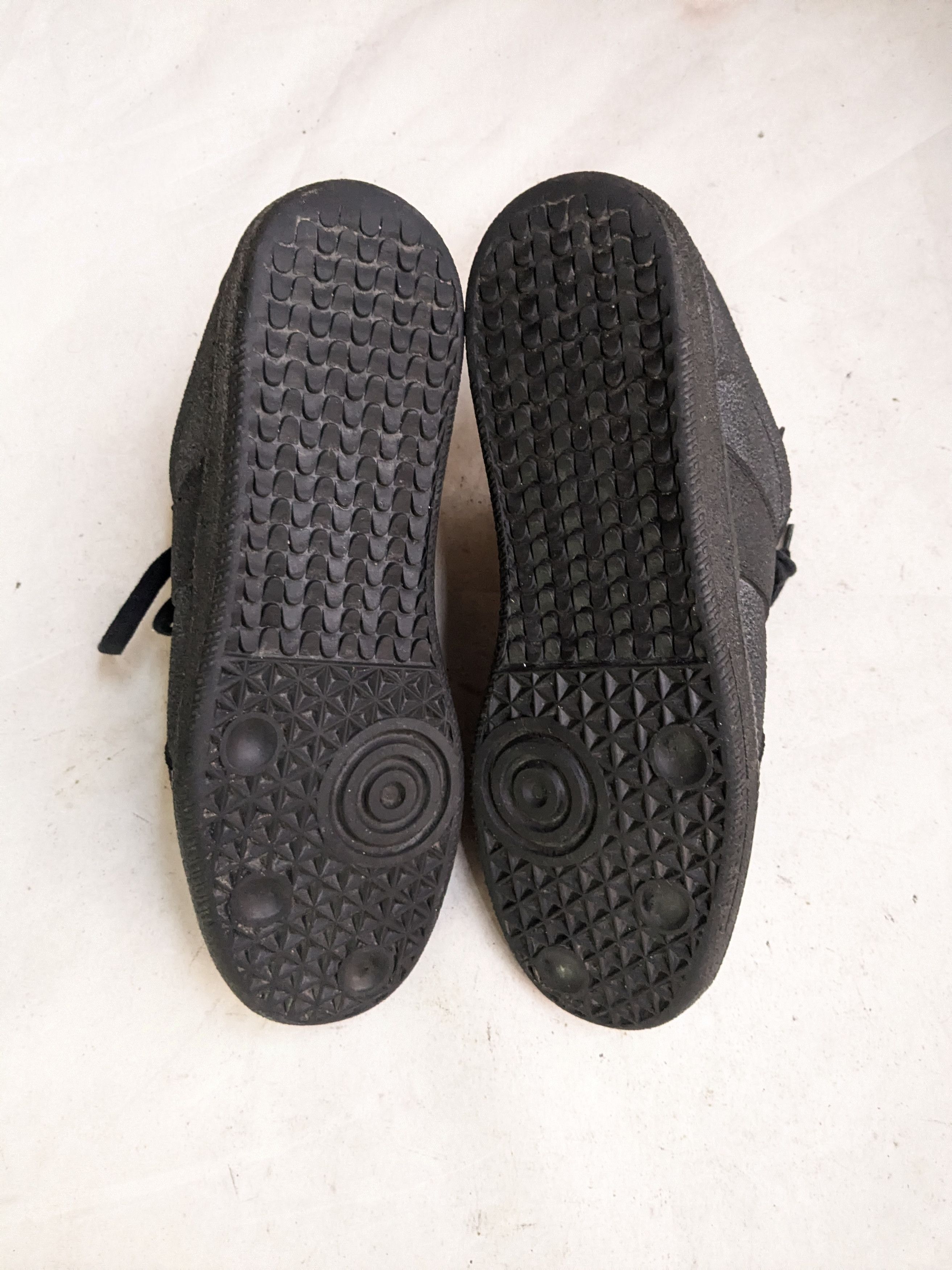 Maison Margiela Maison Margiela Replica GAT Rubberized 9 42 Low Tops Size US 9 / EU 42 - 15 Thumbnail