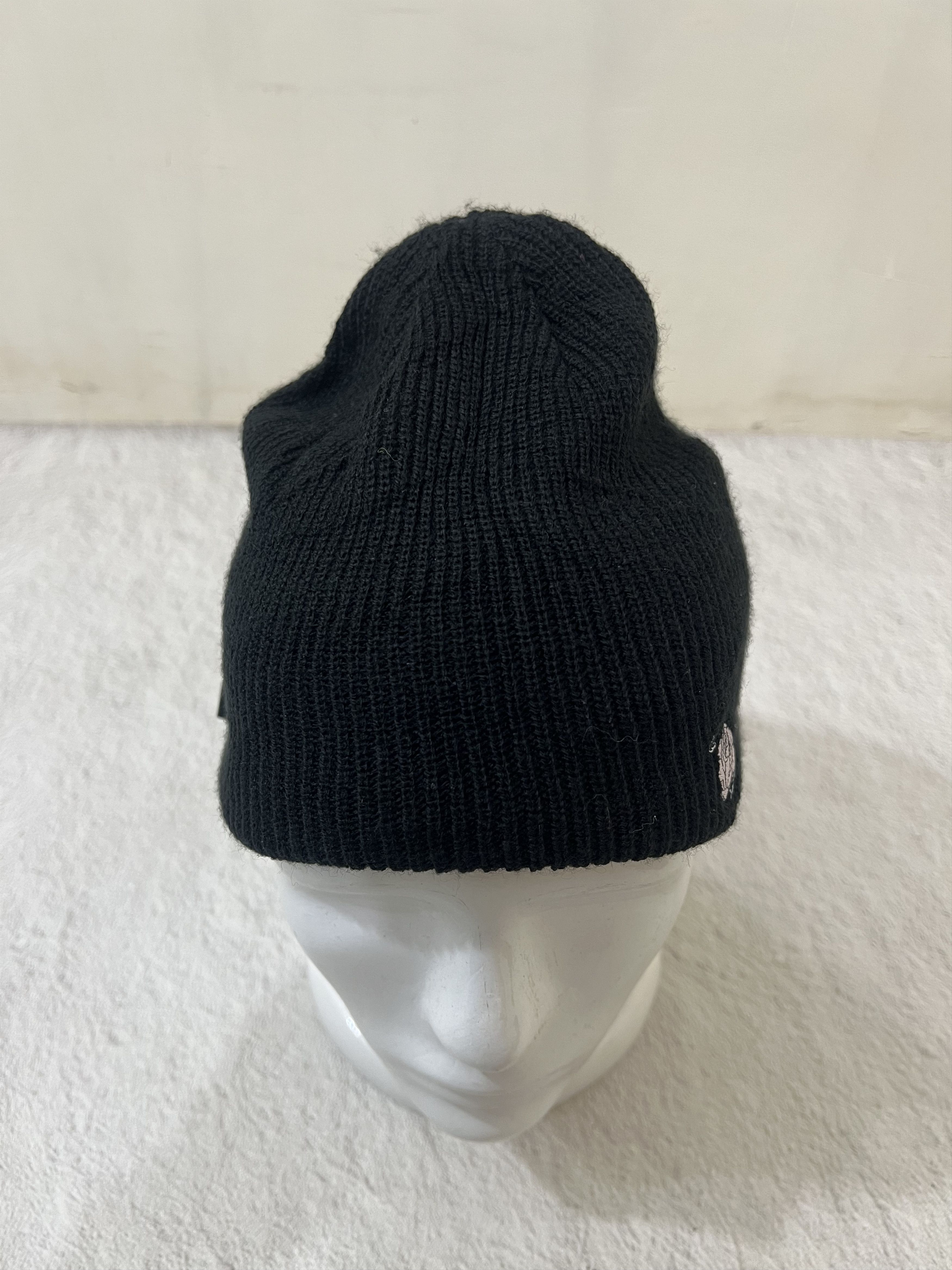Undercover 2000s Undercover x Gu Japanese Patch Flower Beanie Knit y2k Size ONE SIZE - 3 Thumbnail