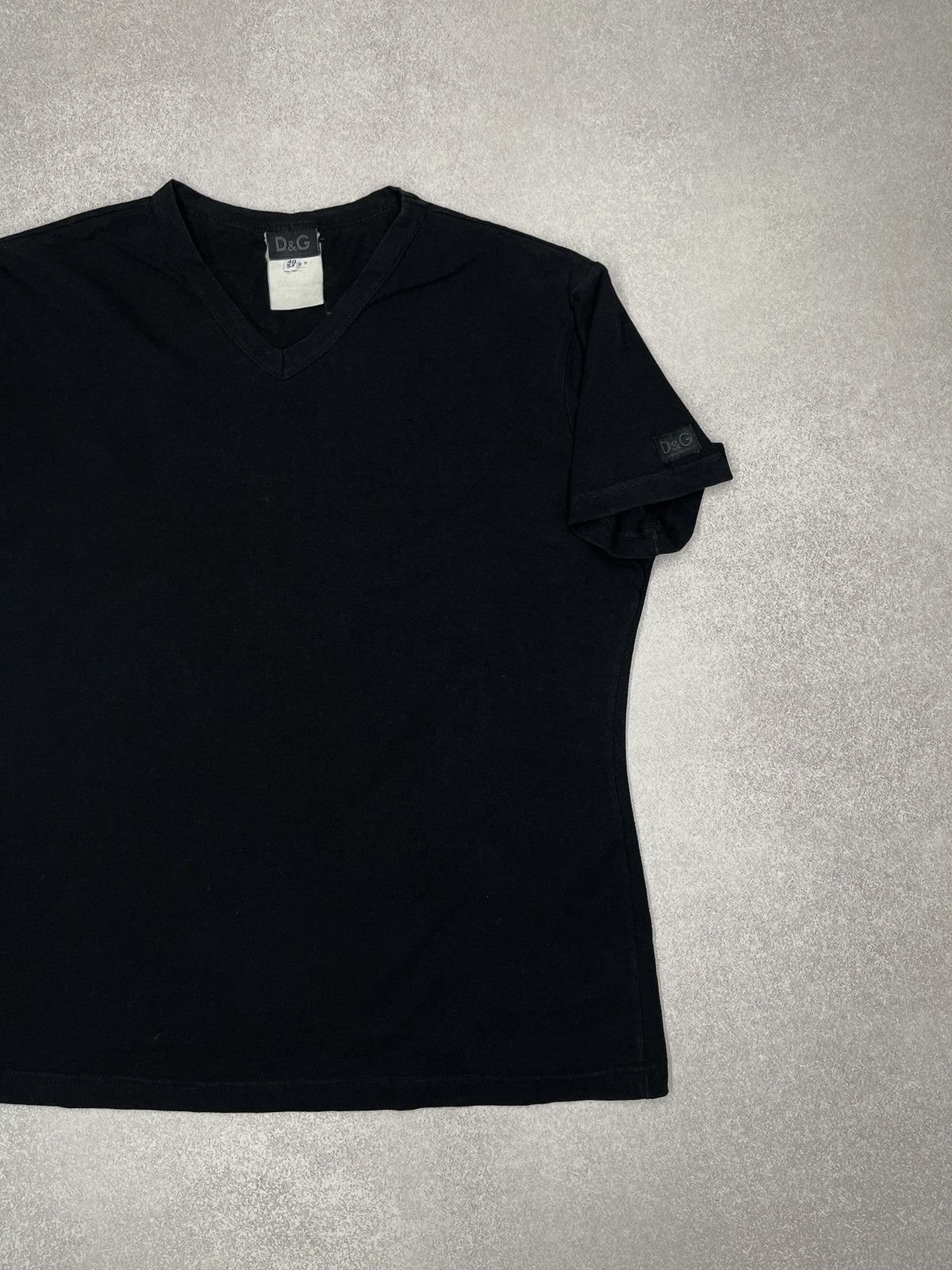 Dolce & Gabbana Vintage Dolce & Gabbana D&G V-Neck T-Shirt Black Size L / US 10 / IT 46 - 3 Thumbnail