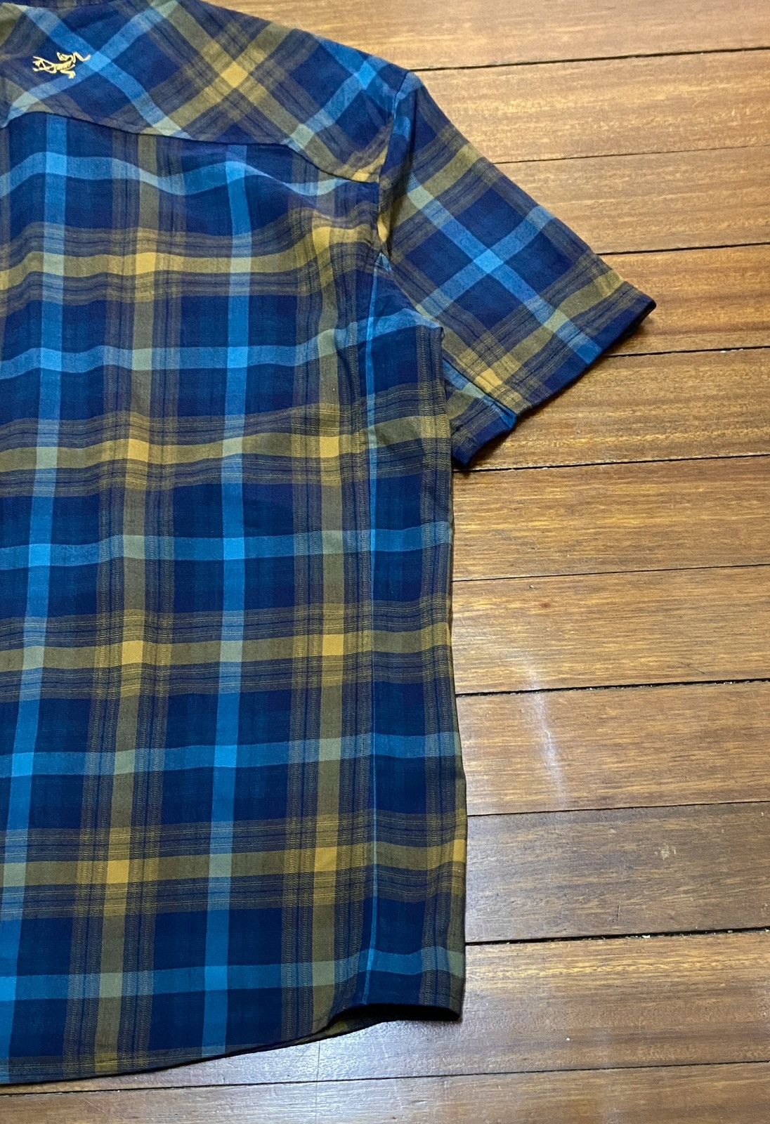 Arc'teryx Very Rare Brand Arcteryx Checkered Shirt 2000s Size US L / EU 52-54 / 3 - 8 Thumbnail