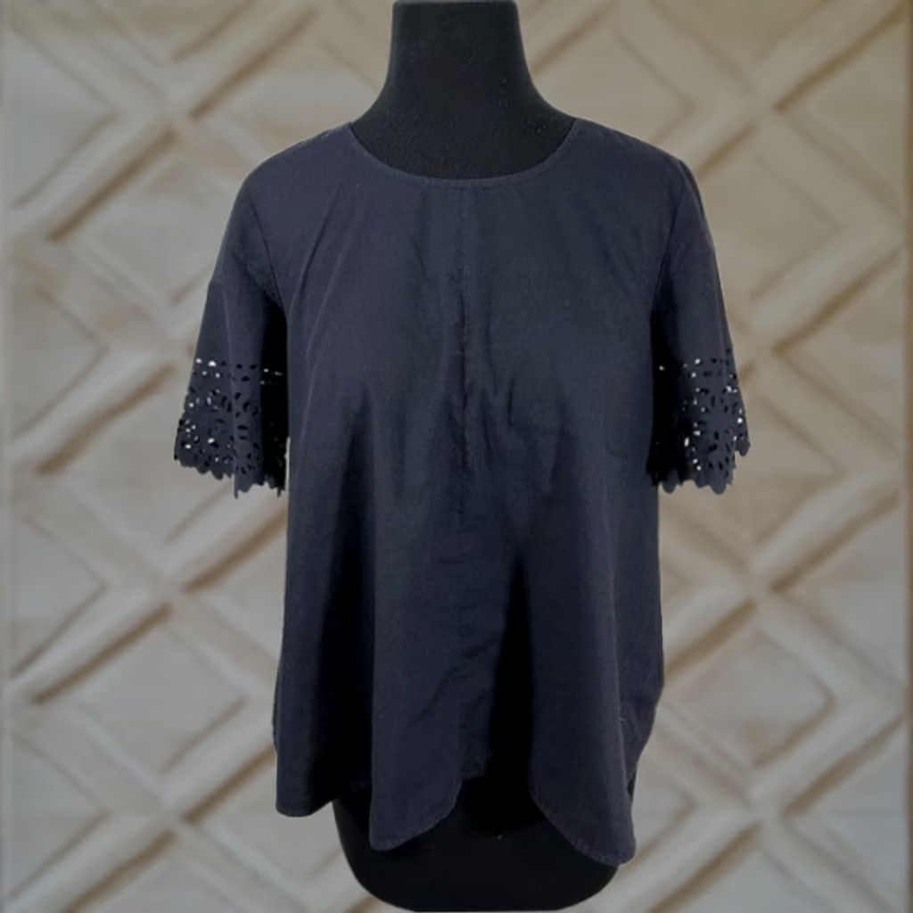 J.Crew J. Crew Blouse Womens 4 Navy Blue Eyelet Laser Cut Sleeve Keyhole Back Size S / US 4 / IT 40 - 1 Thumbnail