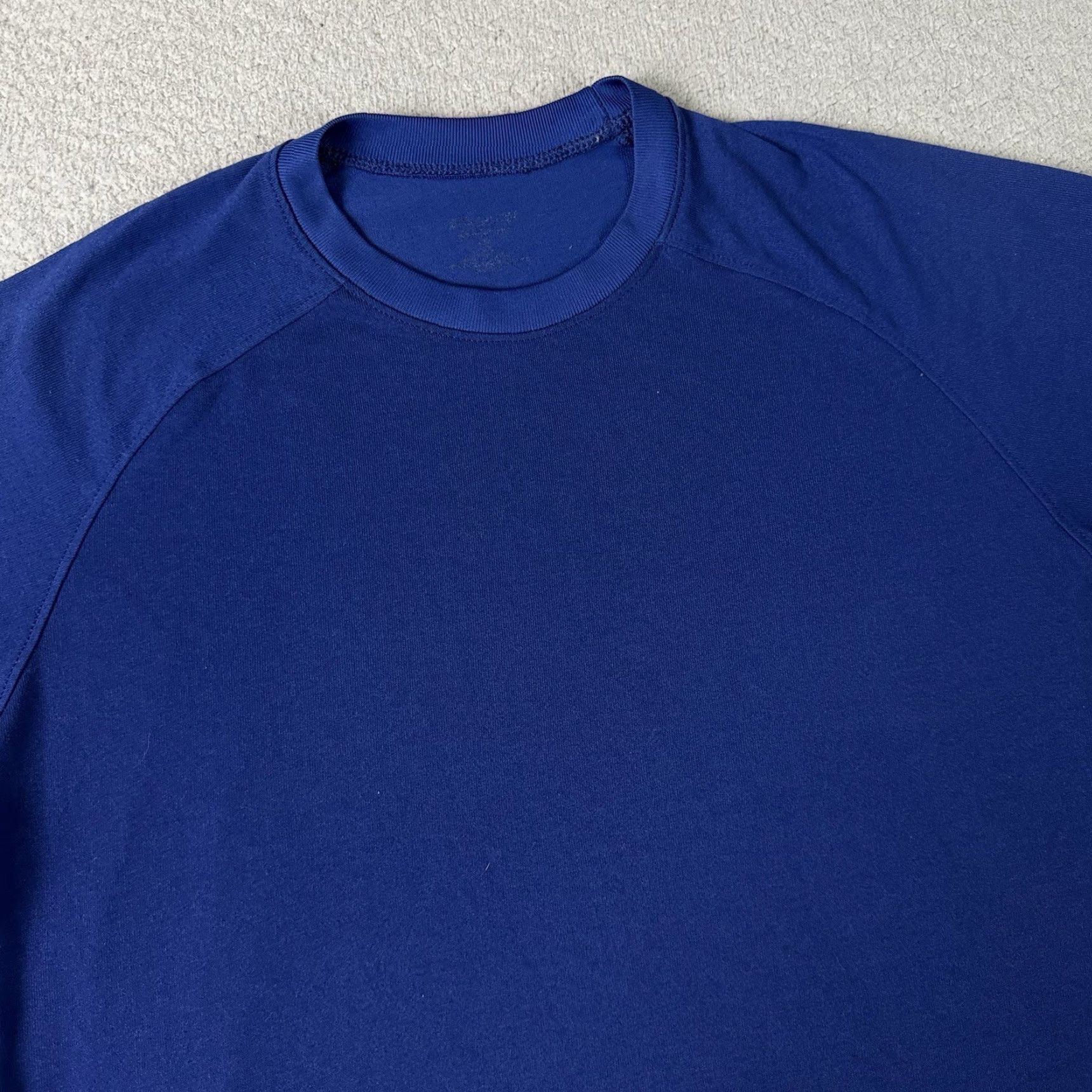 Patagonia VINTAGE Patagonia Capilene Shirt Mens Small Blue All Seasons Breathable Logo Short Sleeve Crew Neck Base Layer 90s Size US S / EU 44-46 / 1 - 2 Thumbnail