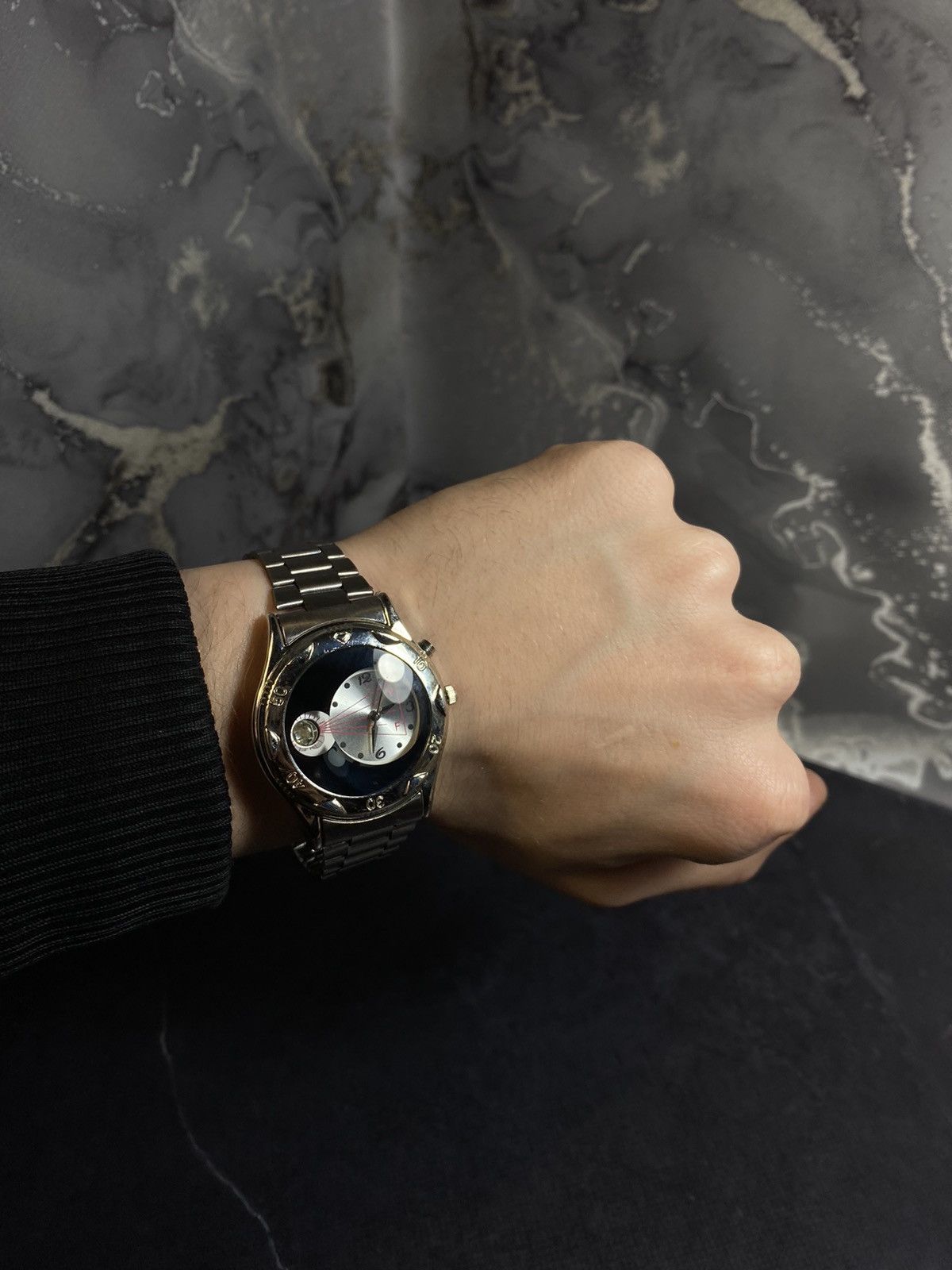 Jewelry Futuristic LED Watch – Silver Dial & Unique Light Effect ⏳ Size ONE SIZE - 2 Thumbnail