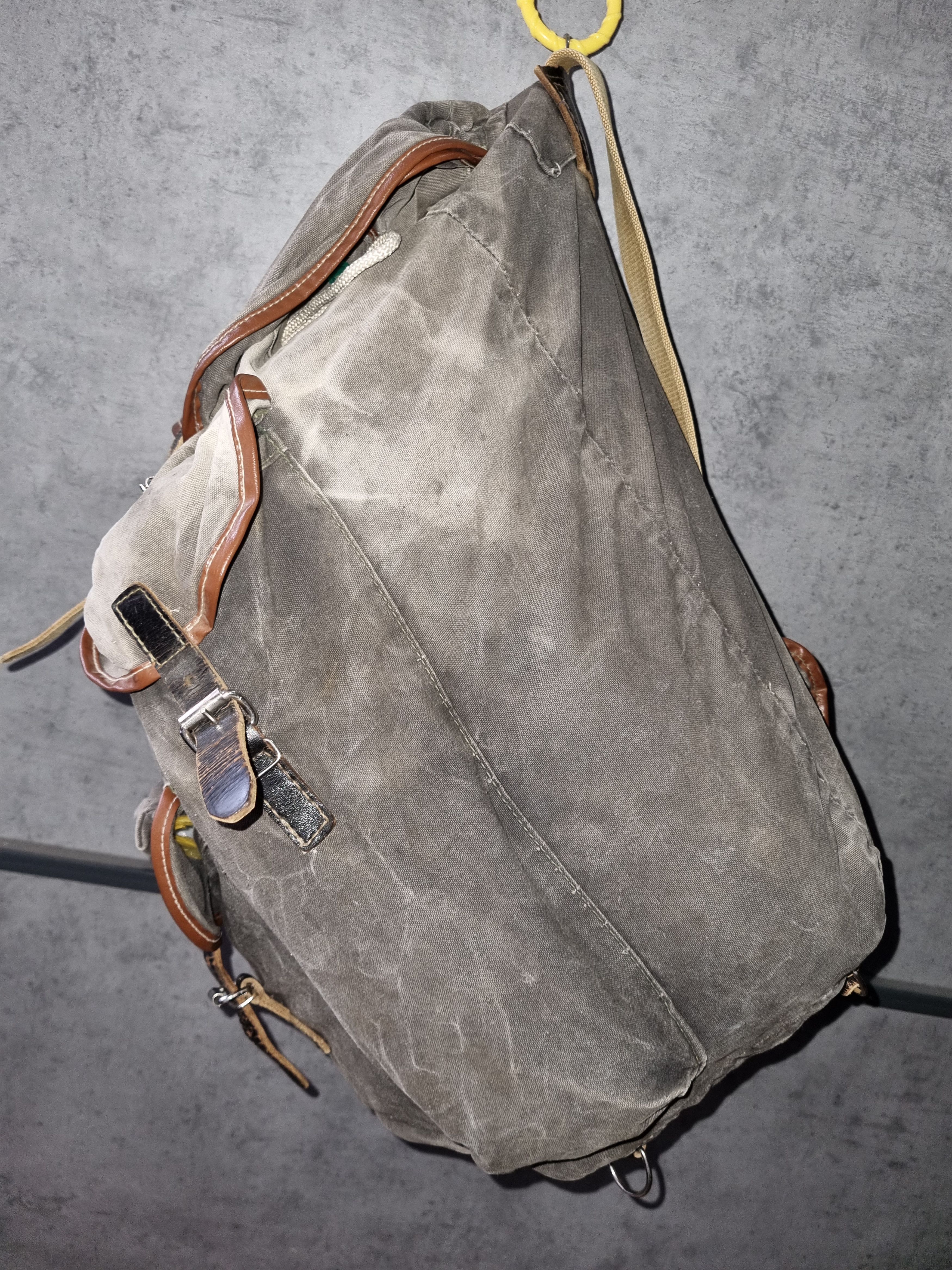 Japanese Brand 50s Vintage Sun Faded Thrashed Backpack Amazing Fade Size ONE SIZE - 12 Thumbnail