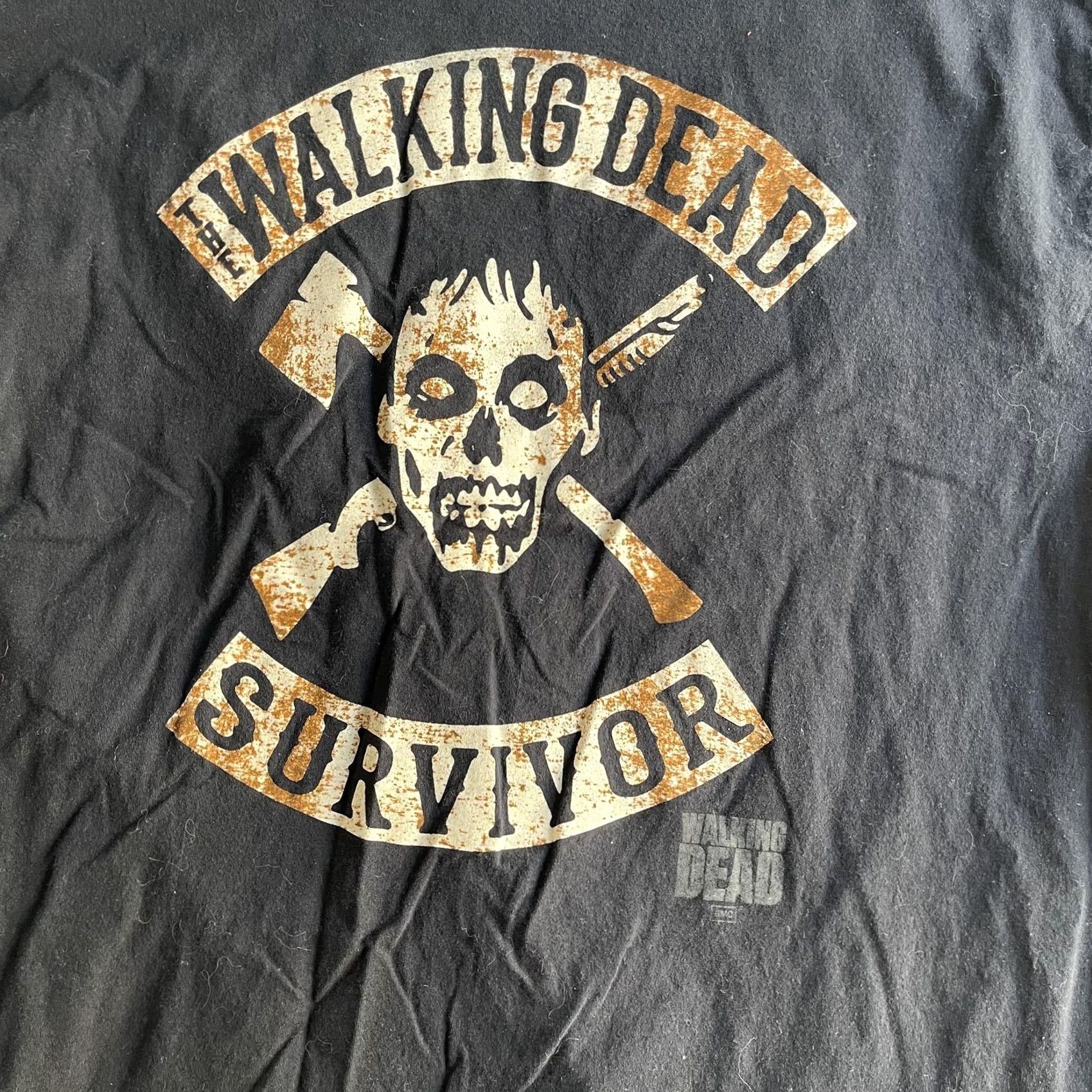 Fruit Of The Loom The Walking Dead Survivor Shirt Mens XL Black Skull Axes Graphic Tee AMC Horror Size US XL / EU 56 / 4 - 2 Thumbnail