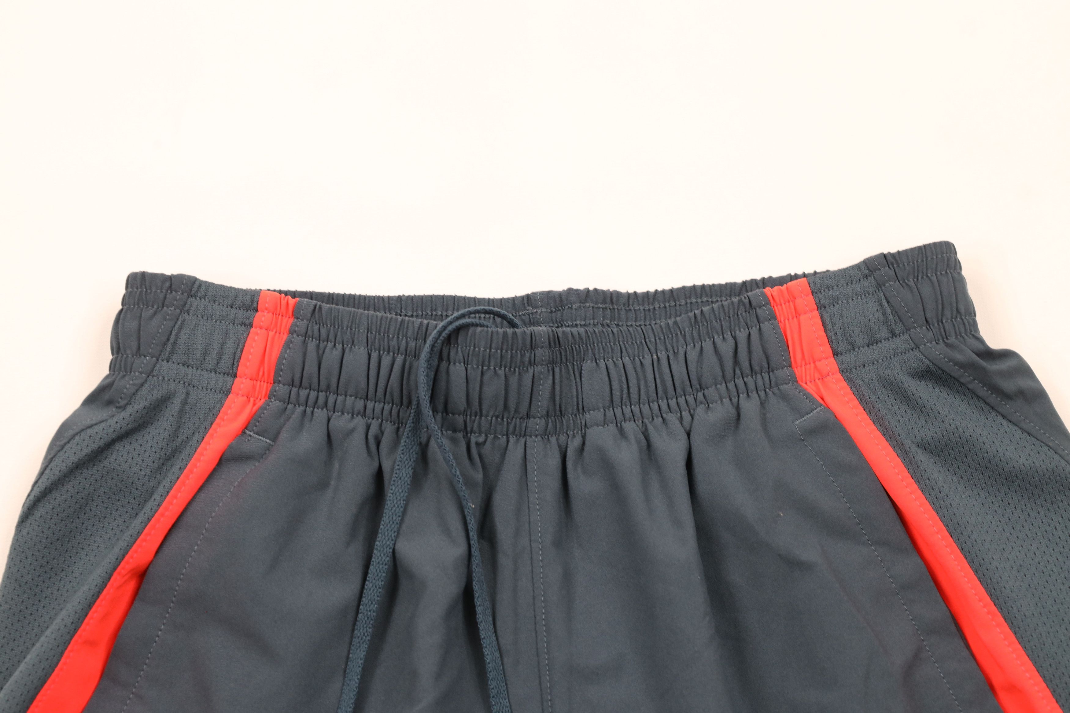 Under Armour × Vintage Under Armour HeatGear Lined Running Jogging Gym Shorts Gray Size US 30 / EU 46 - 2 Thumbnail