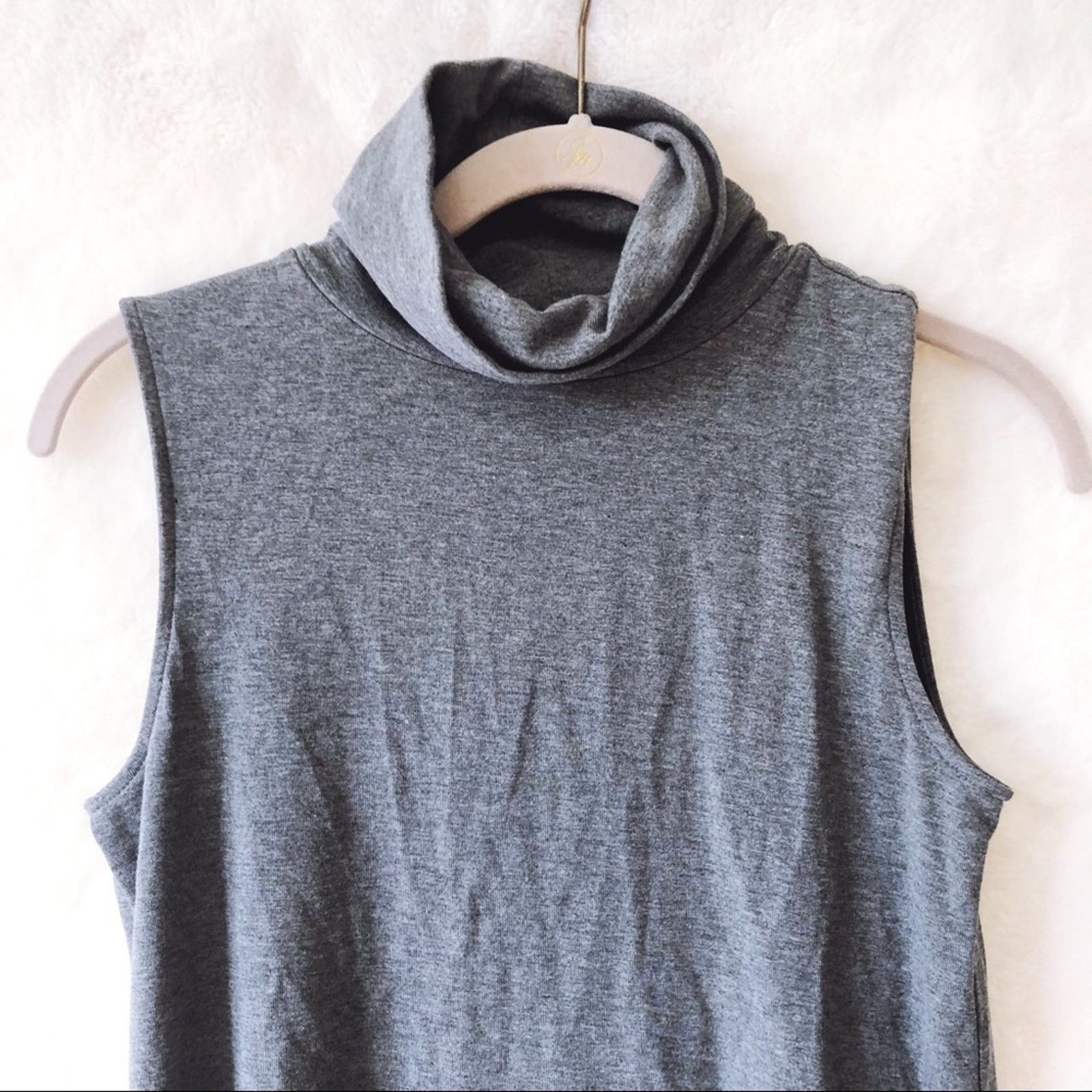 Ann Taylor Ann Taylor Gray Sleeveless Turtleneck Top Size S / US 4 / IT 40 - 6 Thumbnail