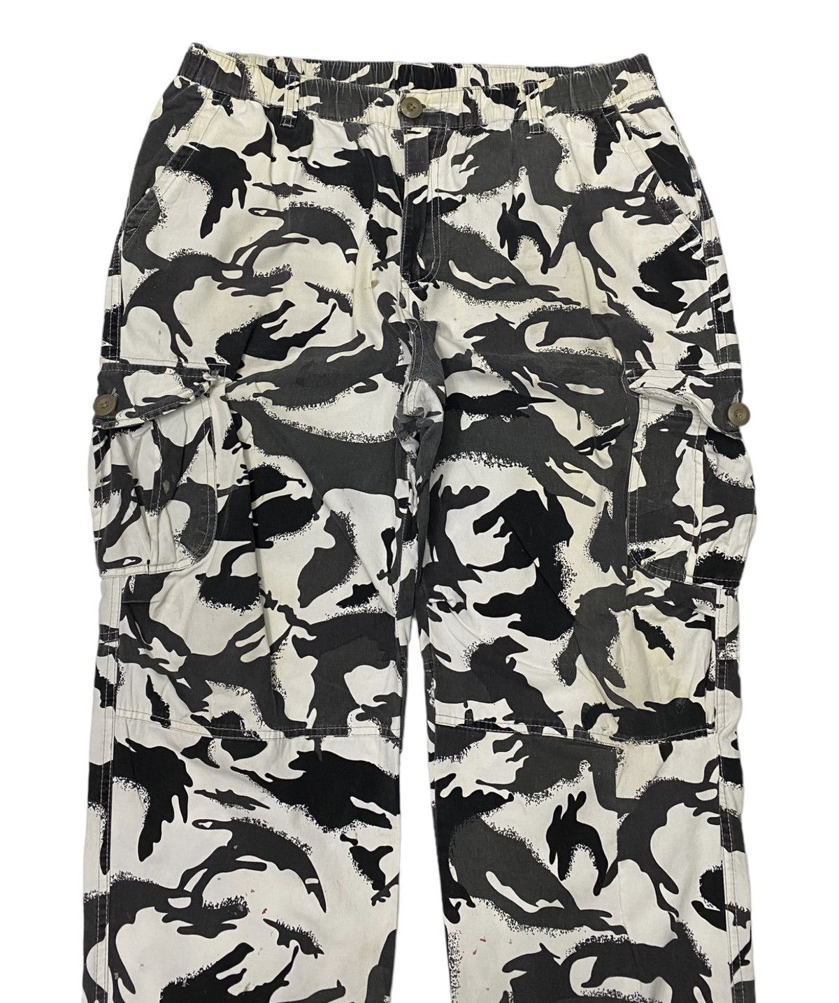 Japanese Brand VINTAGE JAPANESE BRAND CAMO MULTI POCKET BAGGY CARGO PANT Size US 33 - 5 Thumbnail