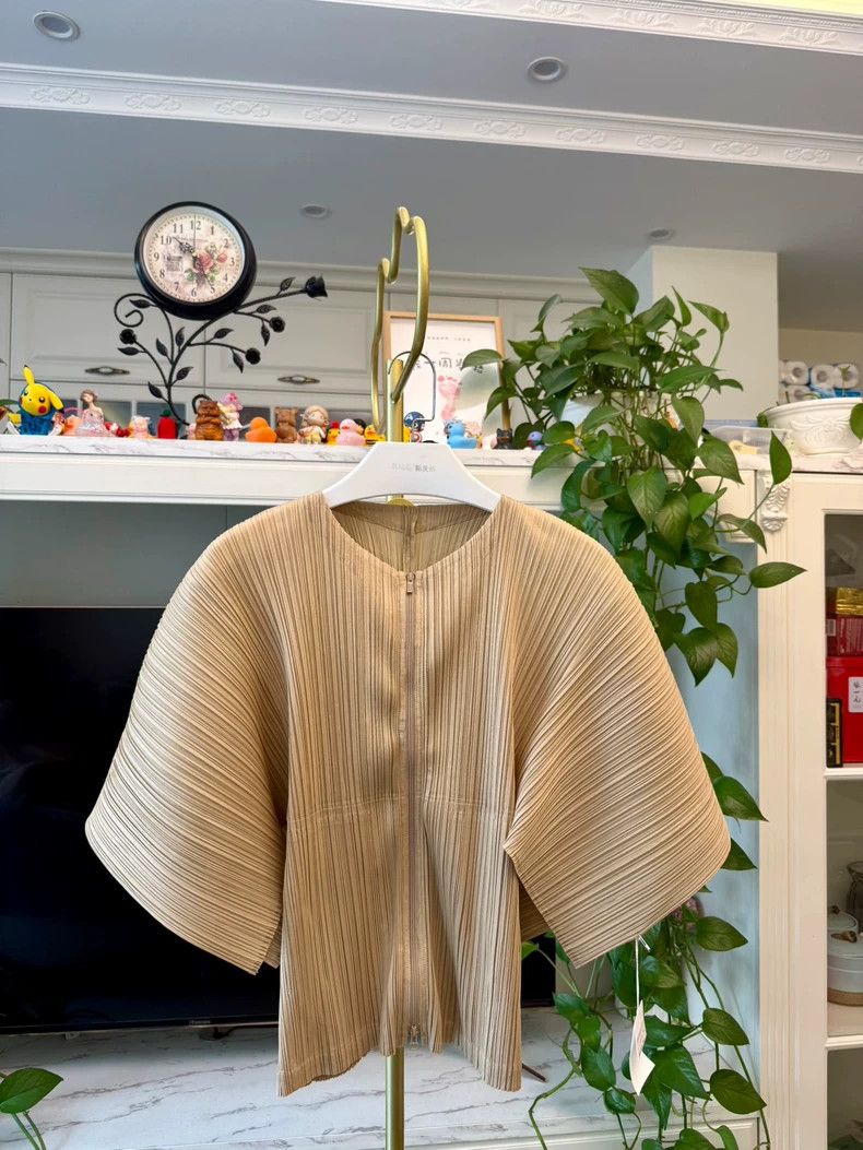 Issey Miyake Issey Miyake size:one size Yellow zippered cardigan jacket Size XS / US 0-2 / IT 36-38 - 1 Thumbnail