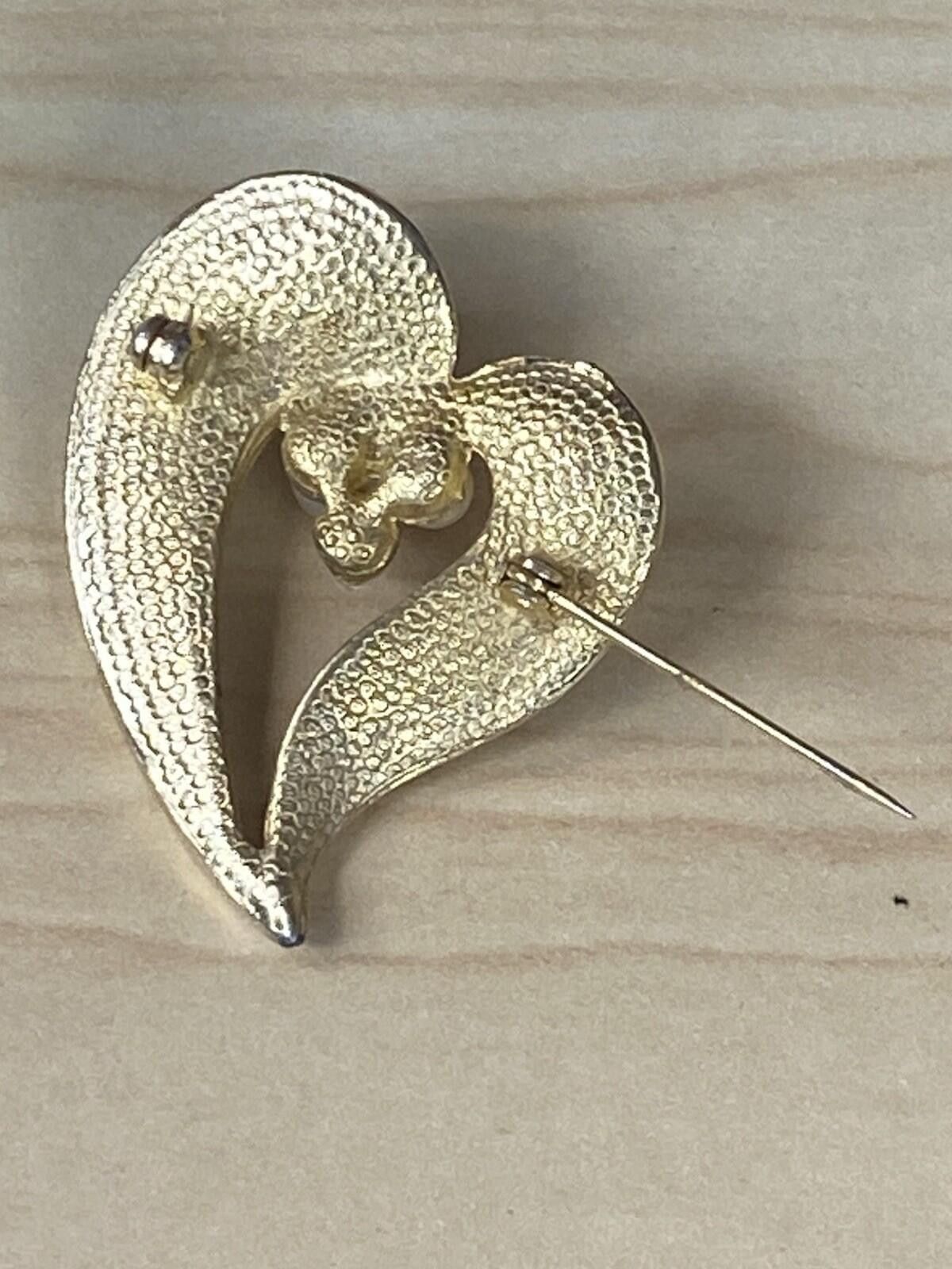 Antique Rivet VINTAGE ANTIQUE PIN BROOCH GOLD TONE HEART Size ONE SIZE - 6 Thumbnail