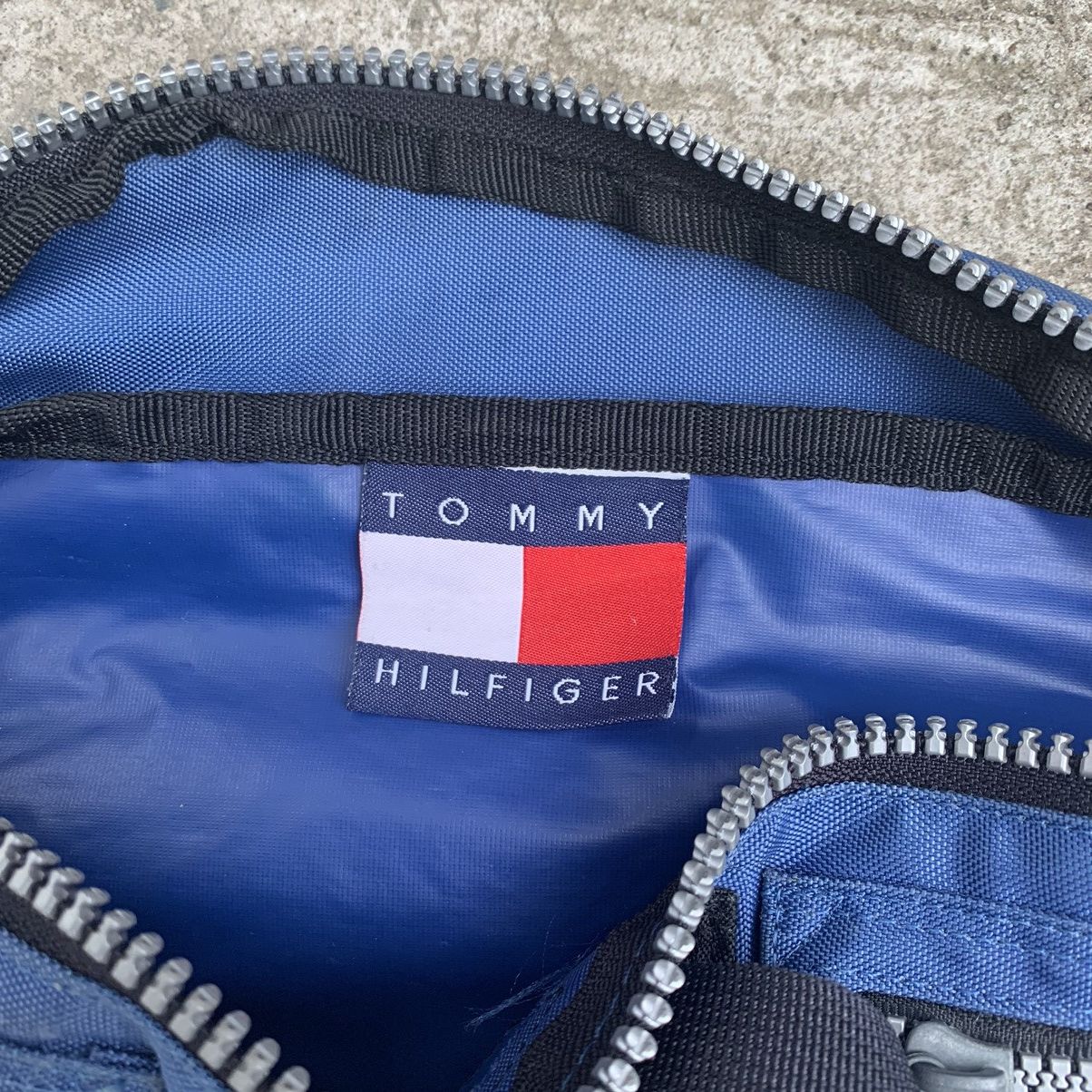 Tommy Hilfiger × Vintage Vintage Tommy Hilfiger Athletic Gear Fanny Pack Size ONE SIZE - 4 Thumbnail