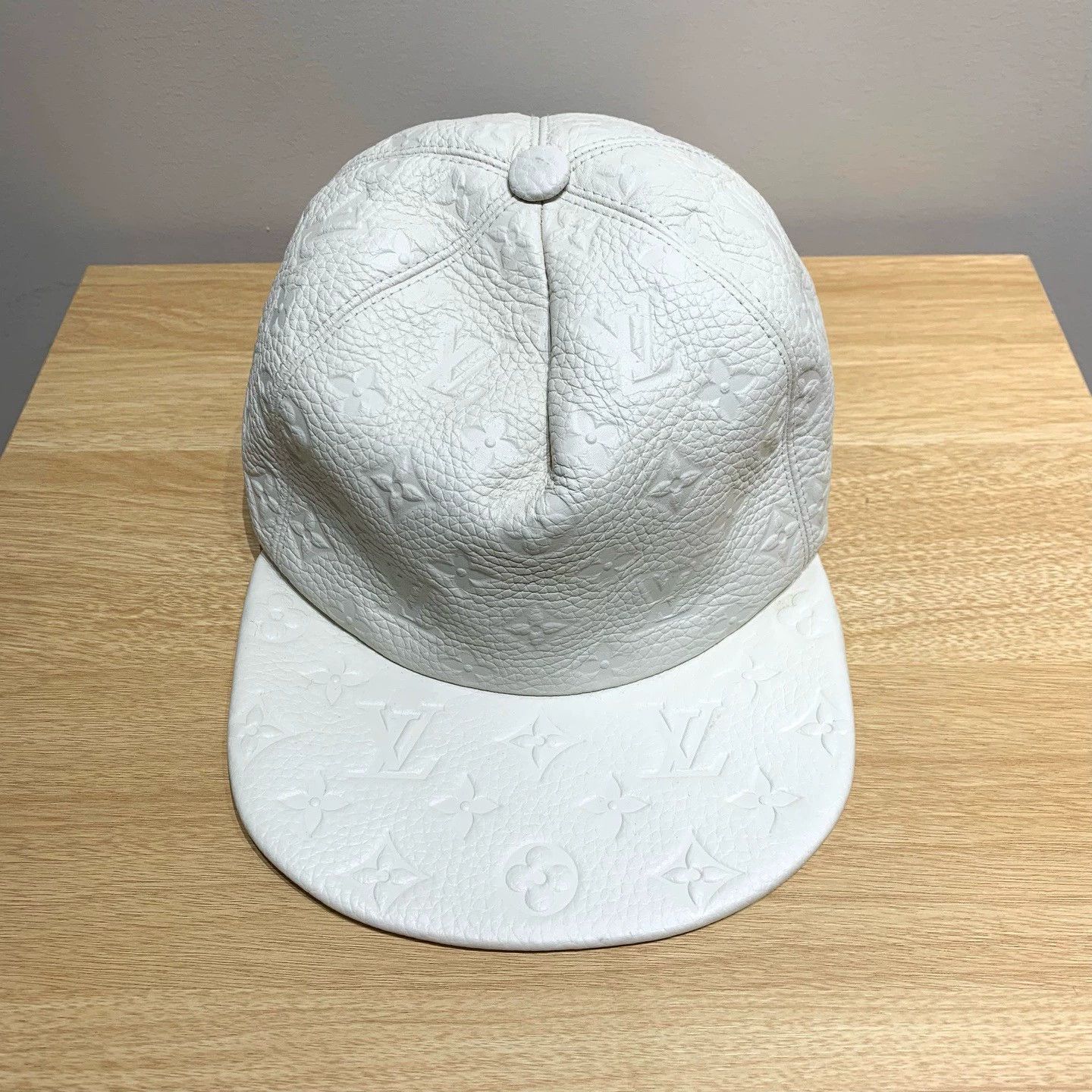 Louis Vuitton 99% new condition Louis Vuitton full leather baseball cap Size ONE SIZE - 1 Thumbnail
