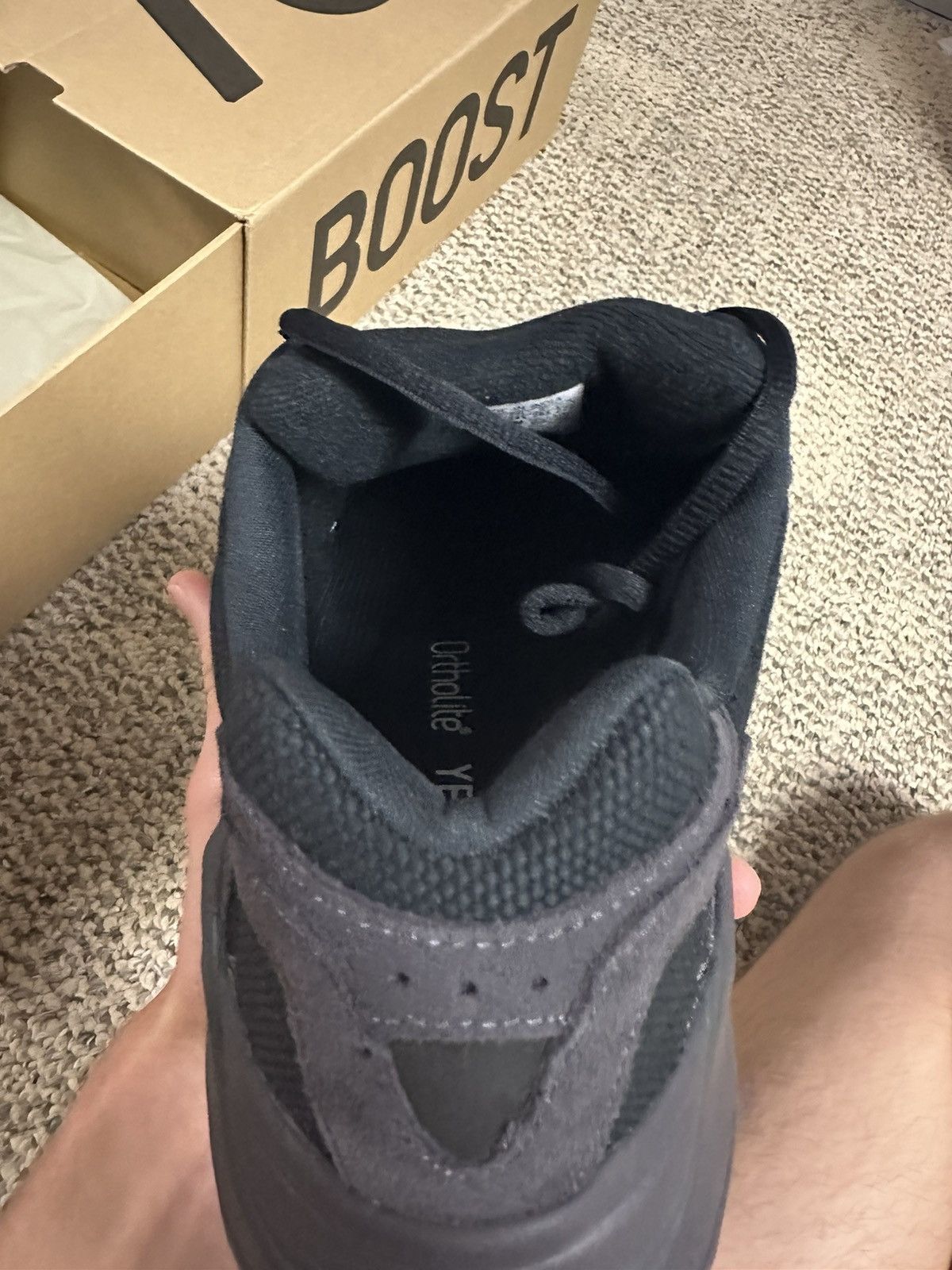 Adidas Yezzy Boost 700 v2 Vanta Size US 10.5 / EU 43-44 - 9 Thumbnail