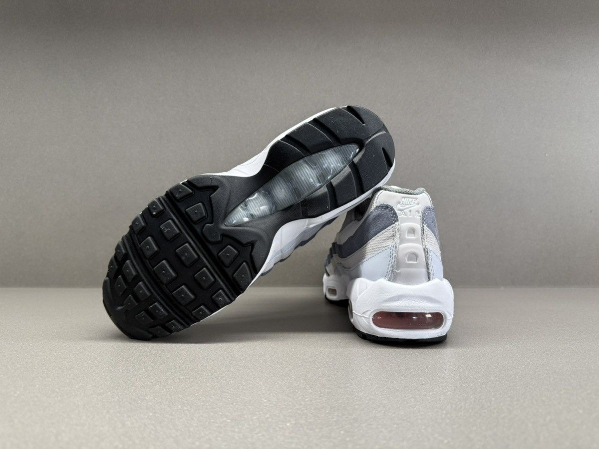 Nike Nike Air Max 95 Vast Grey Red Stardust Size US 13 / EU 46 - 8 Thumbnail