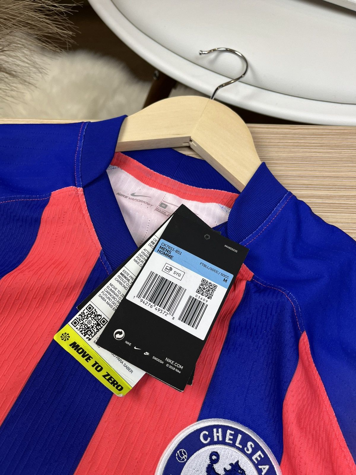 Nike CHELSEA LONDON 2020/2021 FOOTBALL SOCCER HAVERTZ JERSEY Size US M / EU 48-50 / 2 - 7 Thumbnail