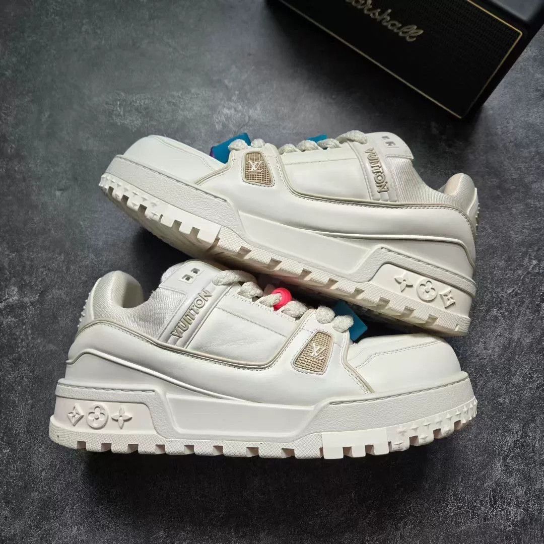 Louis Vuitton Louis Vuitton Training White Lowtop Sneakers 9.5 Men Size US 9.5 / EU 42-43 - 1 Thumbnail