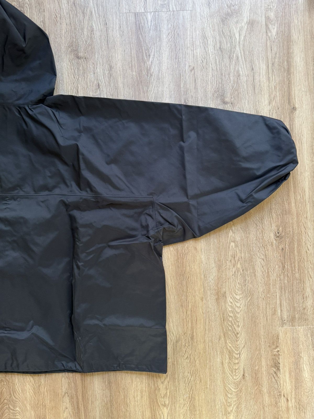 Balenciaga × Gap × Yeezy T Cut Parka Size US L / EU 52-54 / 3 - 5 Thumbnail