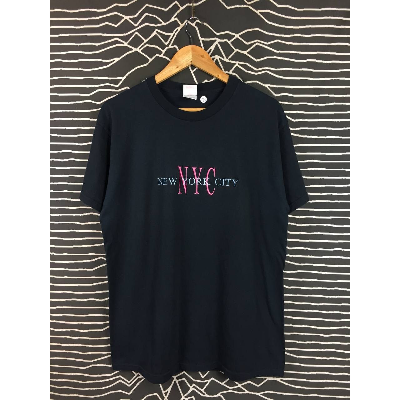 Fruit Of The Loom × Vintage Vtg Y2K NYC New York City Embroidered Logo Souvenir Tee Size US L / EU 52-54 / 3 - 1 Thumbnail
