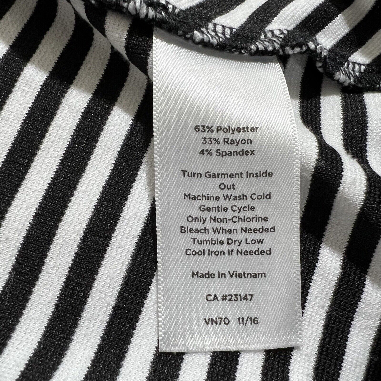 Other Talbots Small V-Neck Black + White Striped Pullover Tank Top Size S / US 4 / IT 40 - 12 Thumbnail
