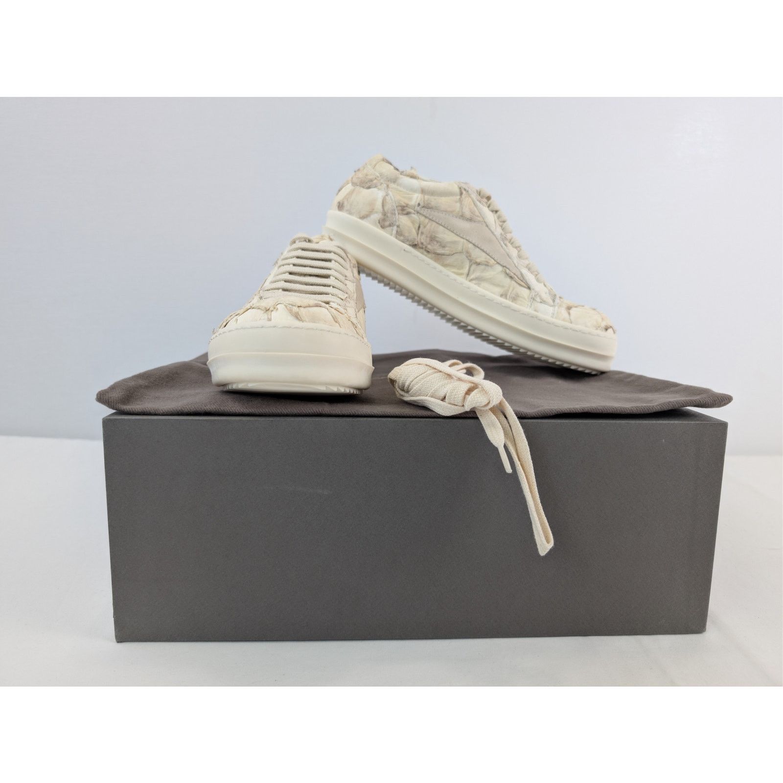 Rick Owens o1rshd1 Leather Vintage Sneakers in Natural / Milk / Milk Size US 7 / EU 40 - 17 Thumbnail